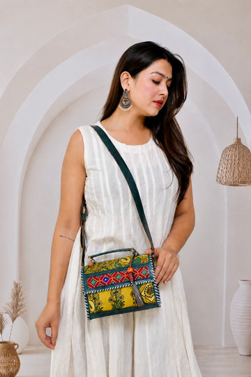 Ajarakh Mustard & Green Jat Hut - The Sling