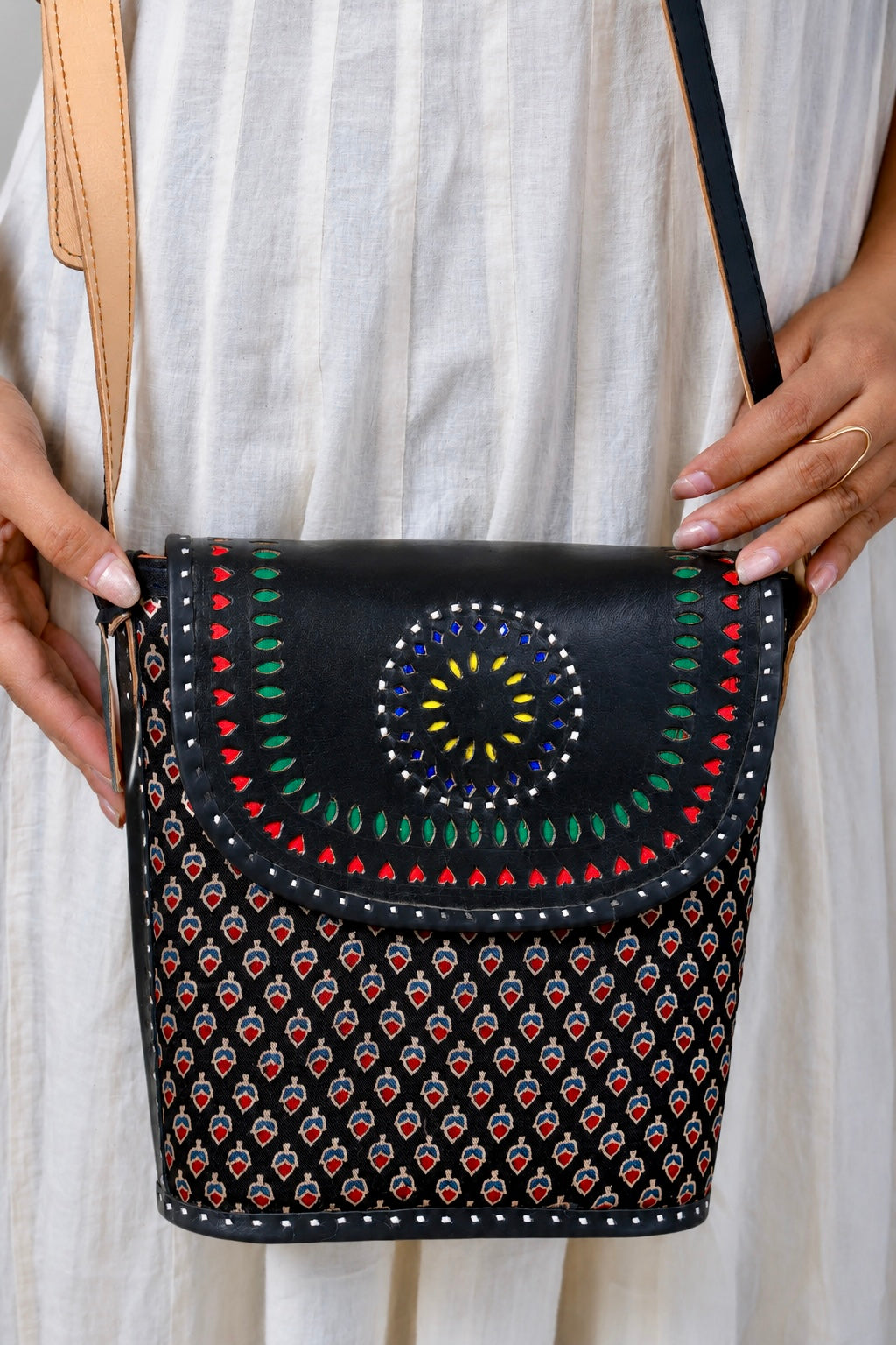 Black Ajarakh Bucket - The sling