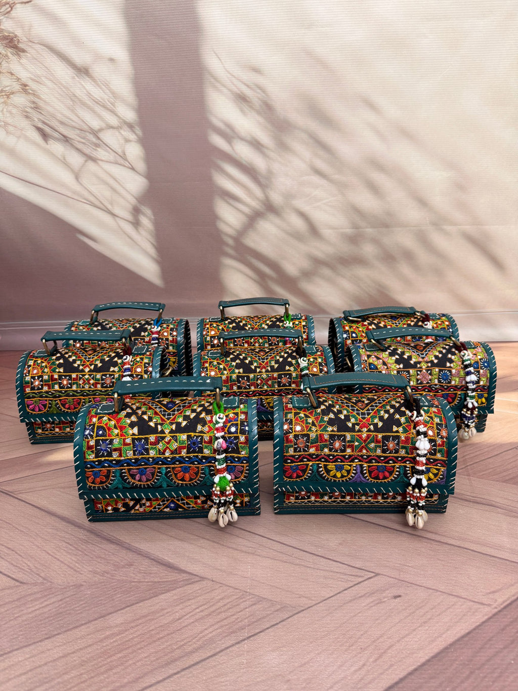 Kutch Neran Handwork Hut Bag