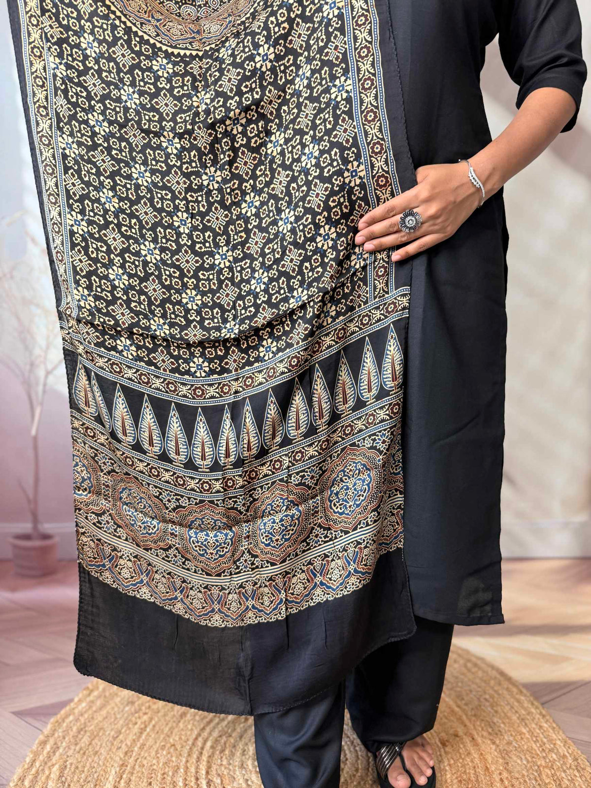 Ajarakh Modal stoles