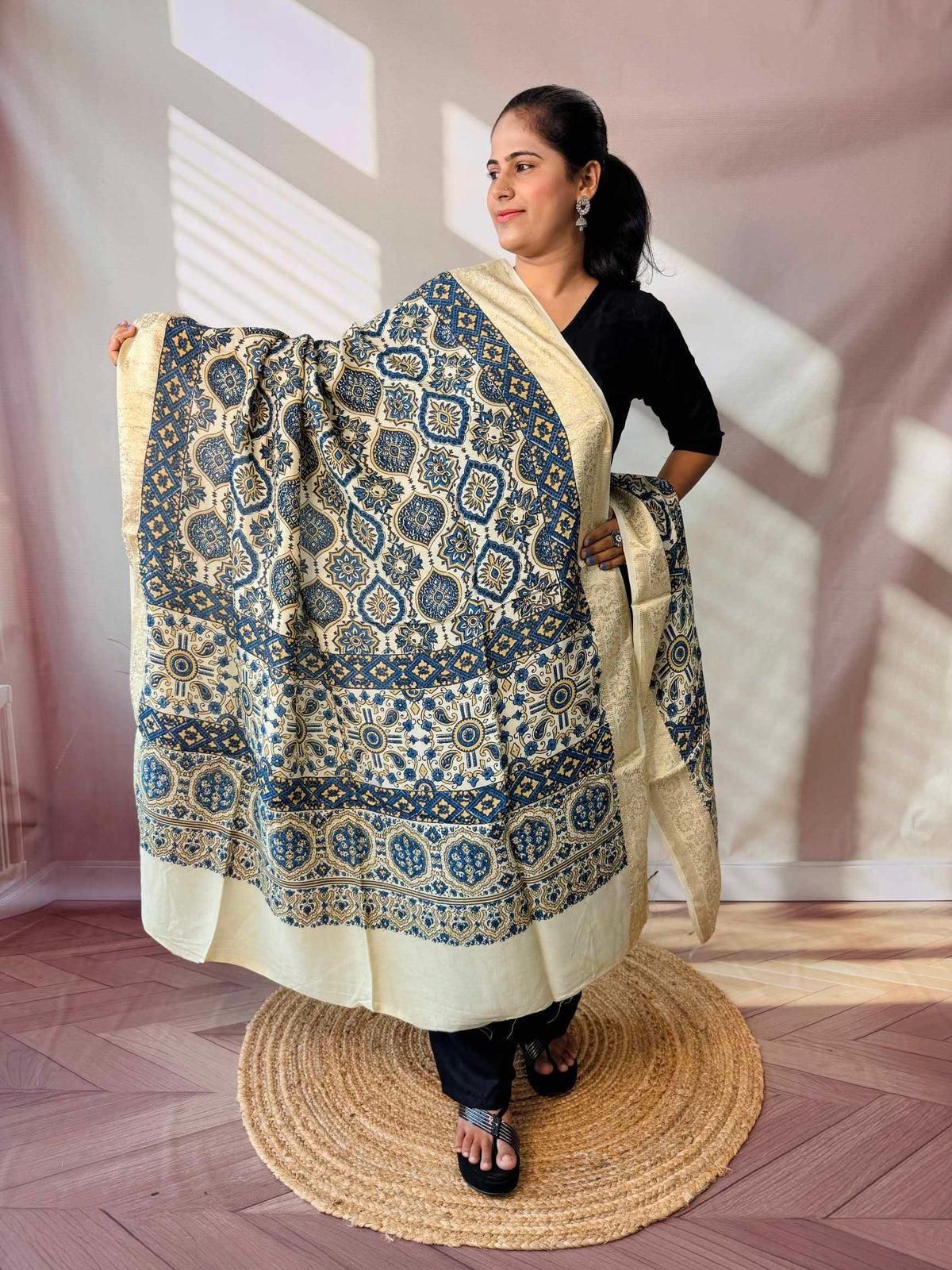 Ajarakh Dola Jari Dupatta