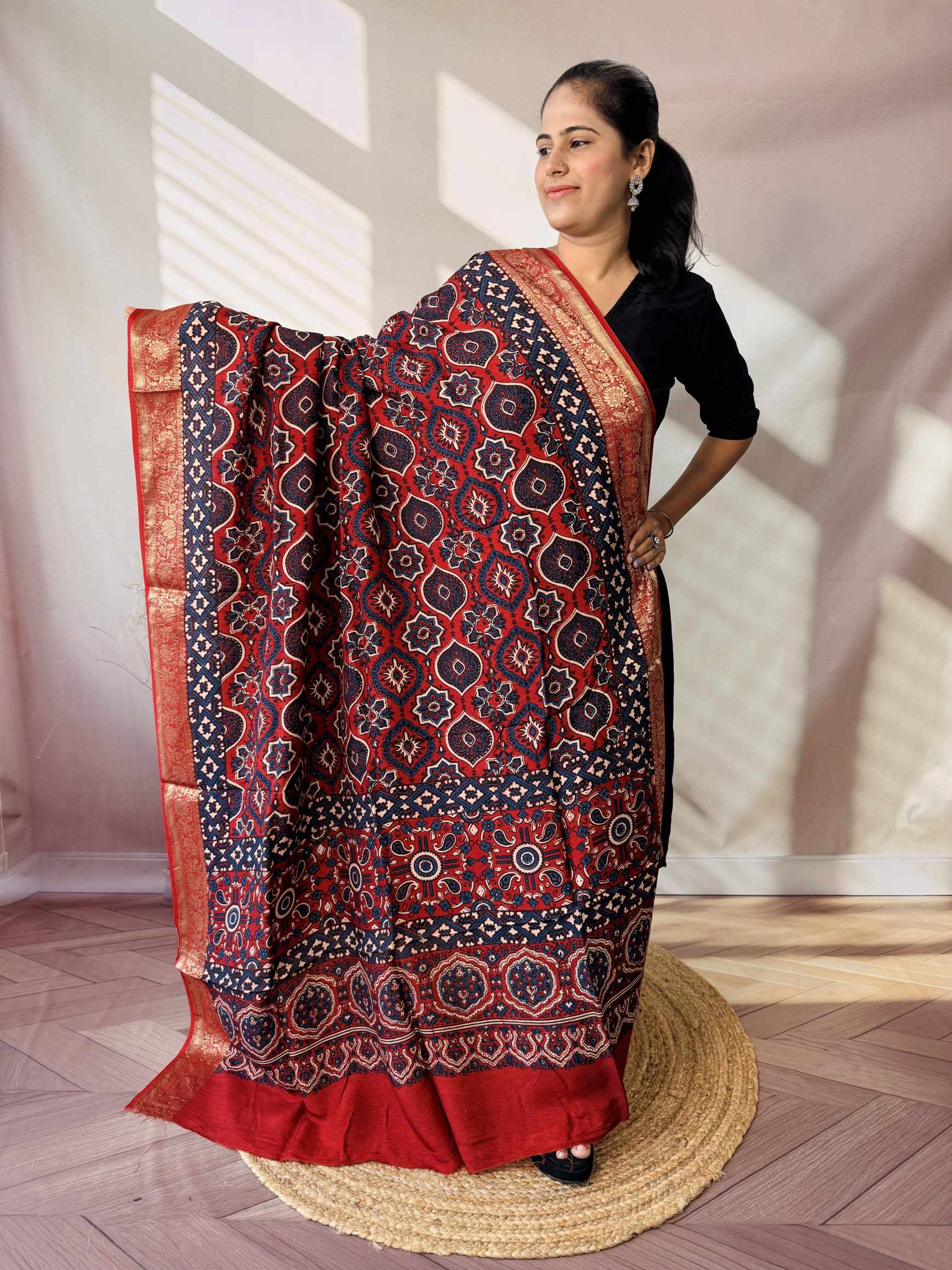 Ajarakh Dola Jari Dupatta