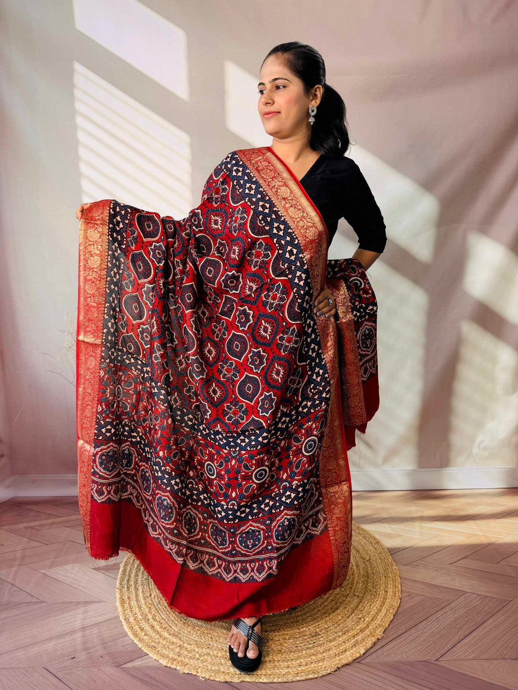 Ajarakh Dola Jari Dupatta