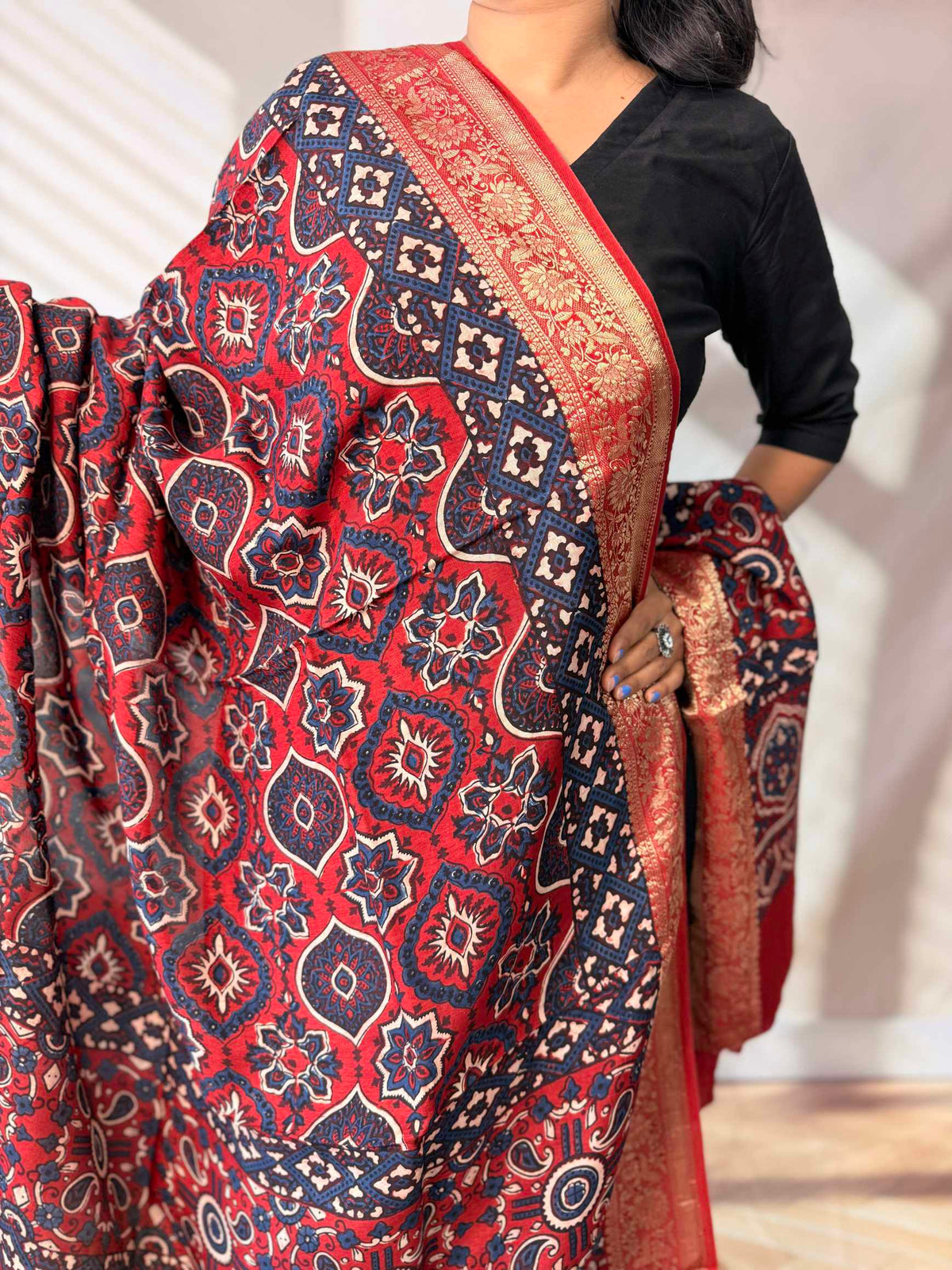 Ajarakh Dola Jari Dupatta