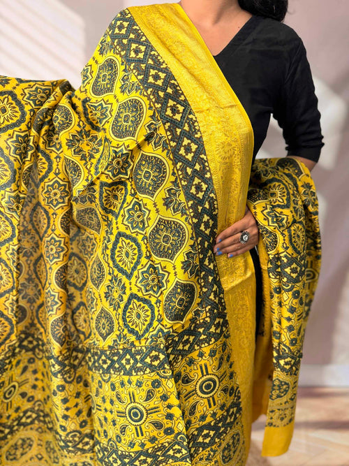 Ajarakh Dola Jari Dupatta