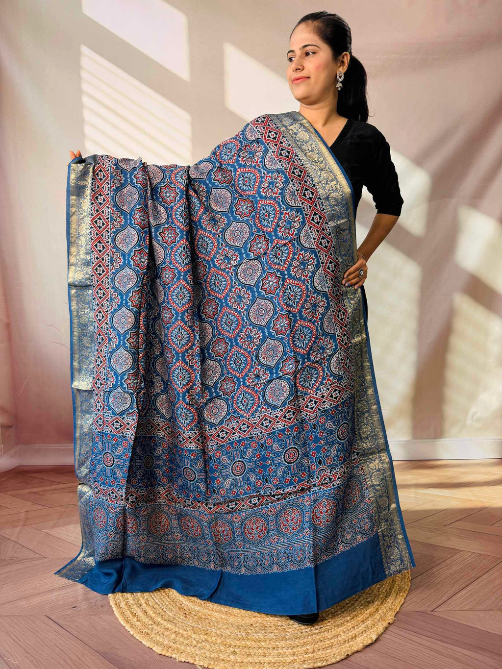 Ajarakh Dola Jari Dupatta