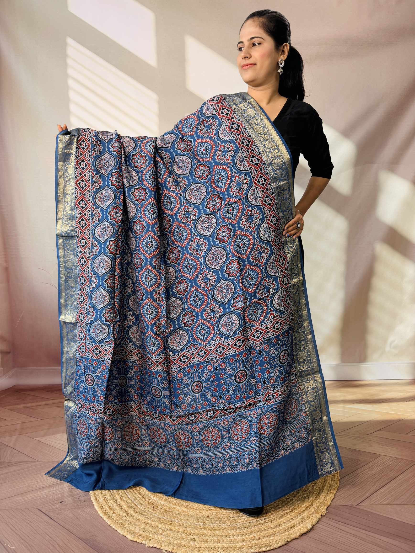 Ajarakh Dola Jari Dupatta