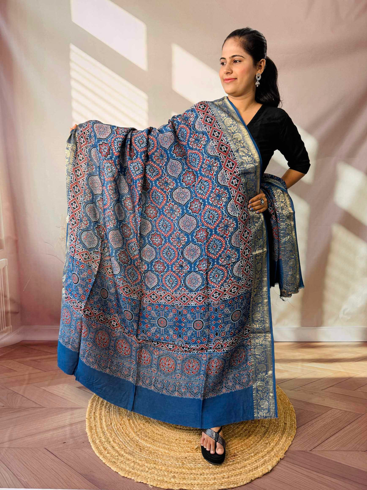 Ajarakh Dola Jari Dupatta