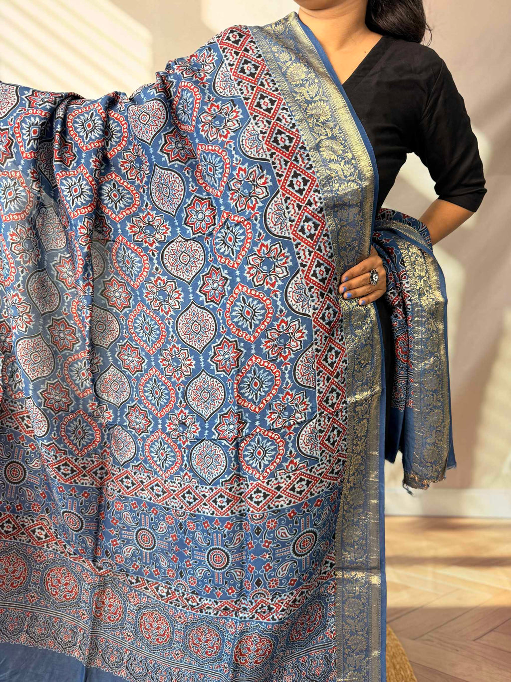 Ajarakh Dola Jari Dupatta