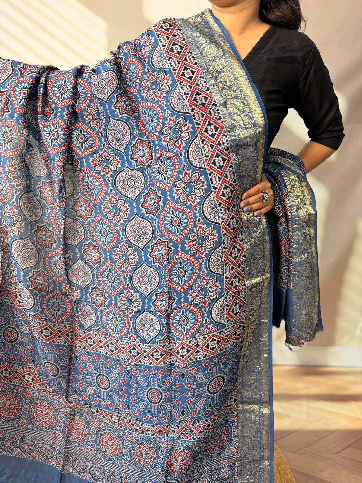 Ajarakh Dola Jari Dupatta