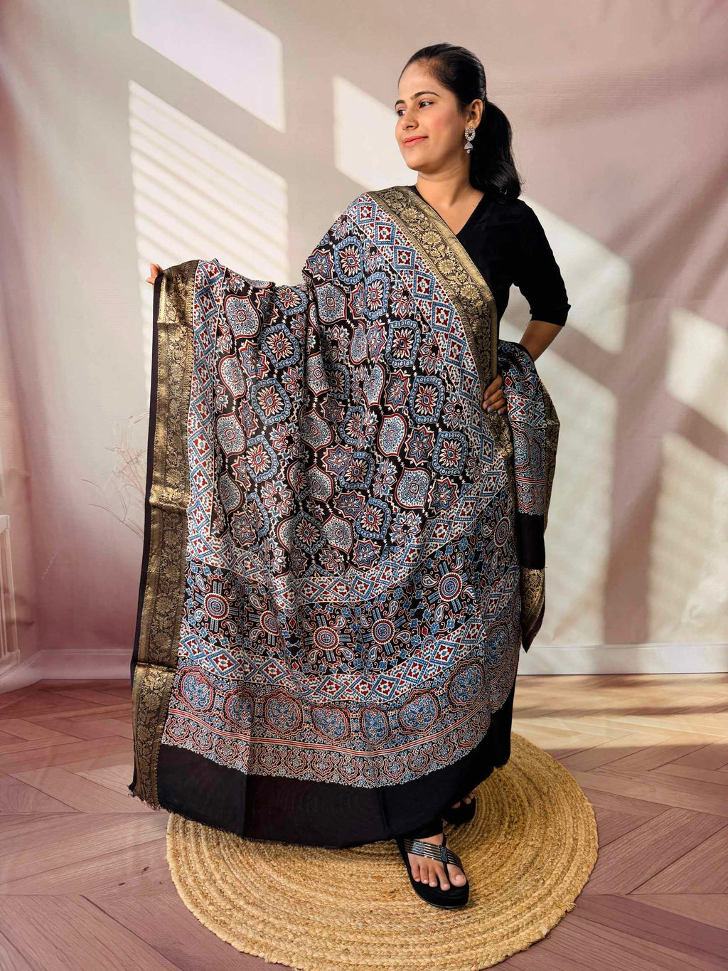 Ajarakh Dola Jari Dupatta