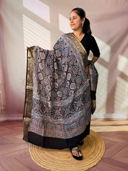 Ajarakh Dola Jari Dupatta