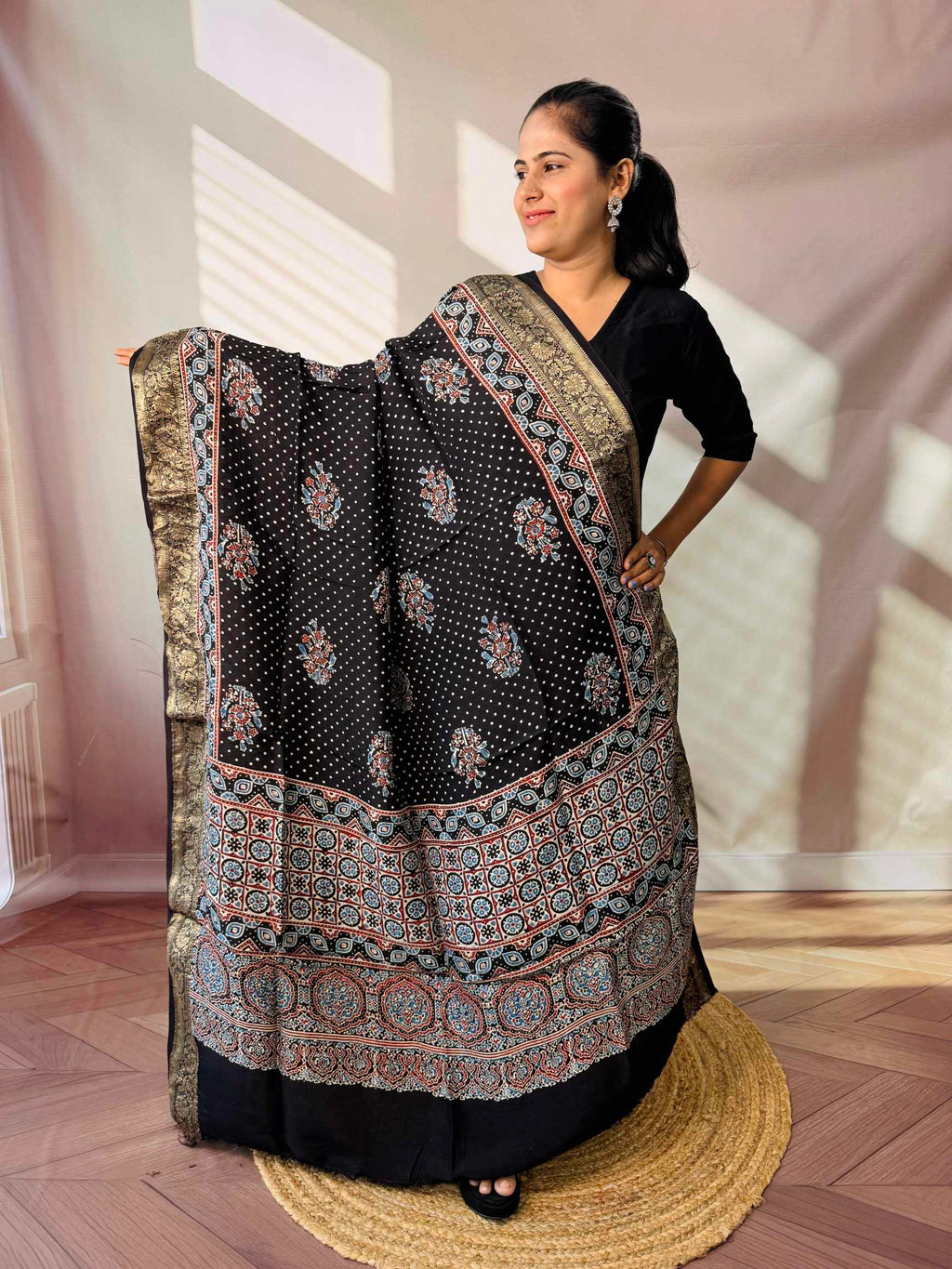 Ajarakh Dola Jari Dupatta