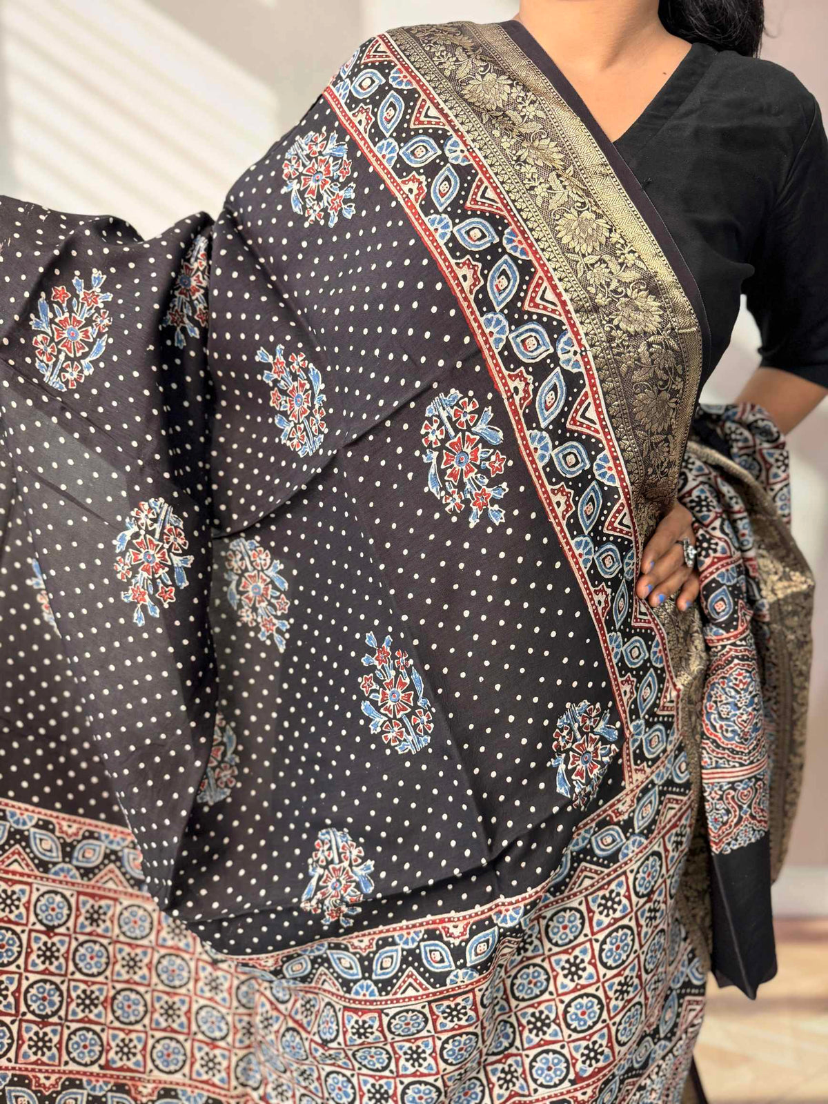 Ajarakh Dola Jari Dupatta