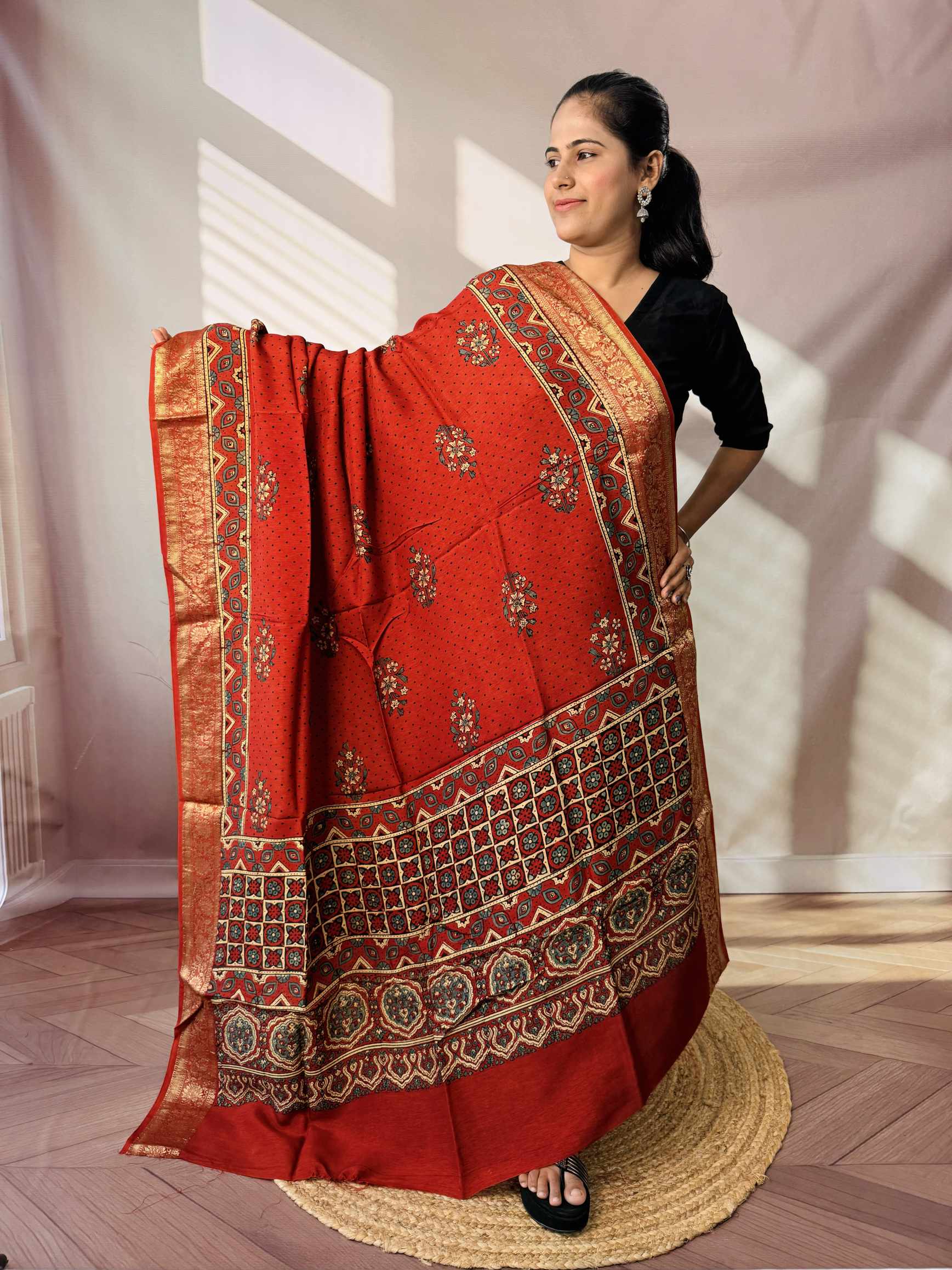 Ajarakh Dola Jari Dupatta