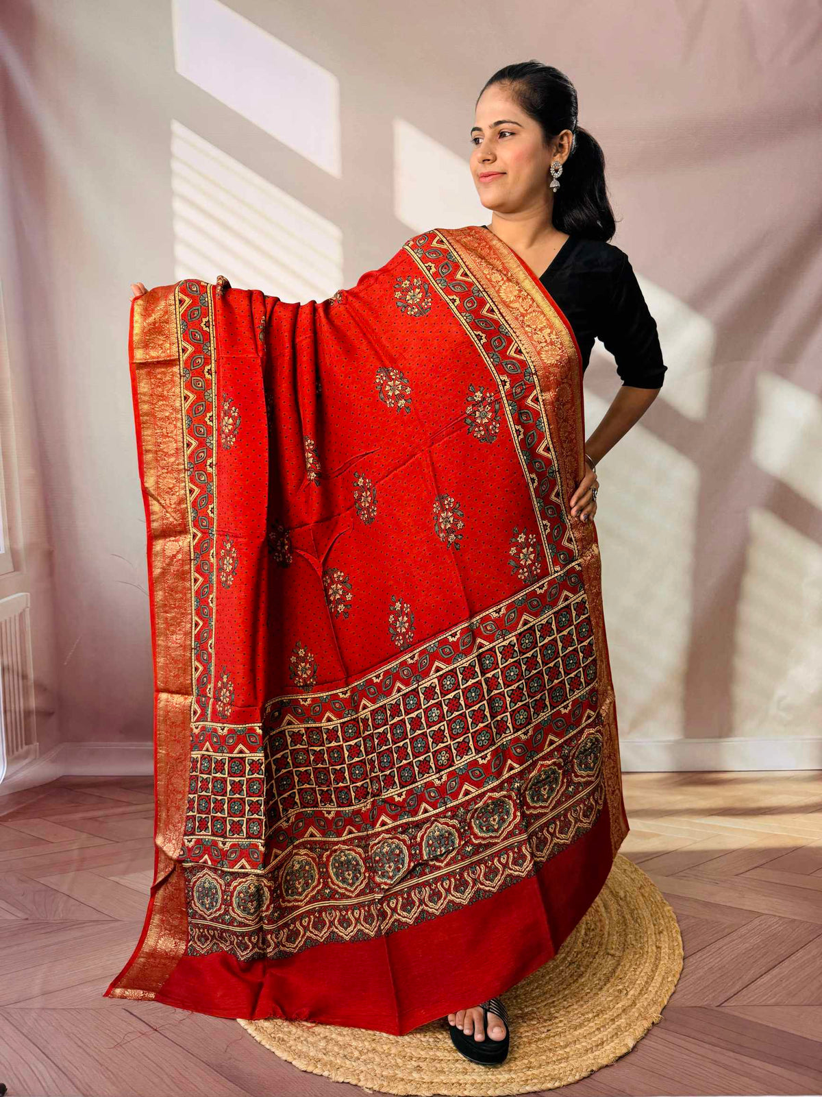 Ajarakh Dola Jari Dupatta