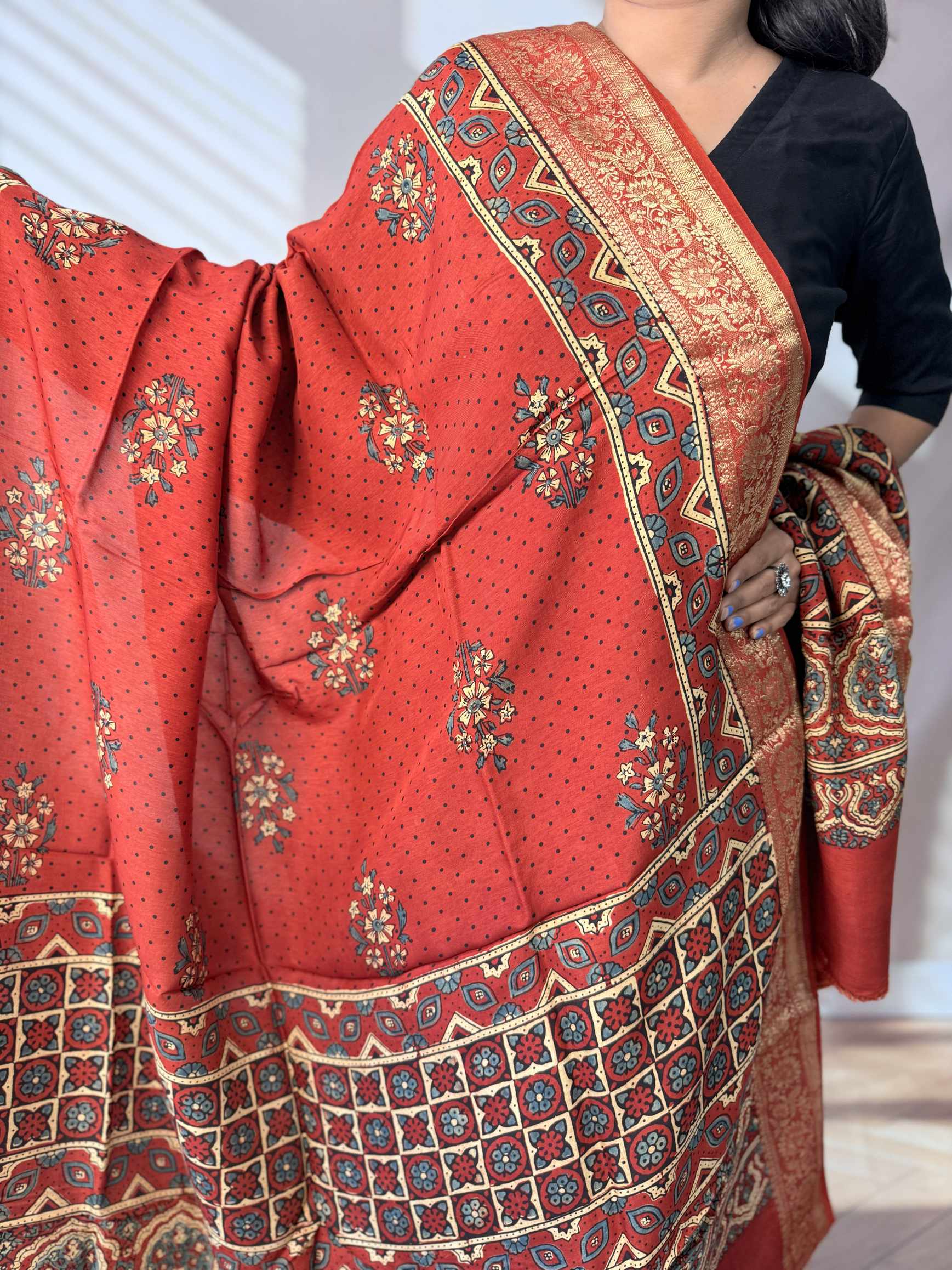 Ajarakh Dola Jari Dupatta