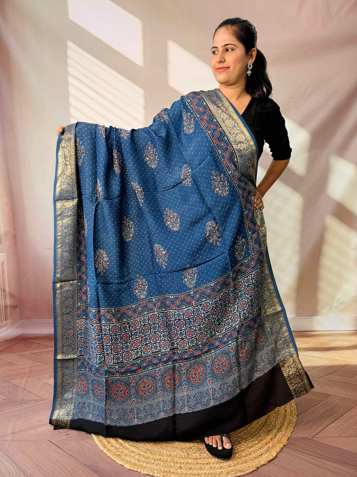 Ajarakh Dola Jari Dupatta