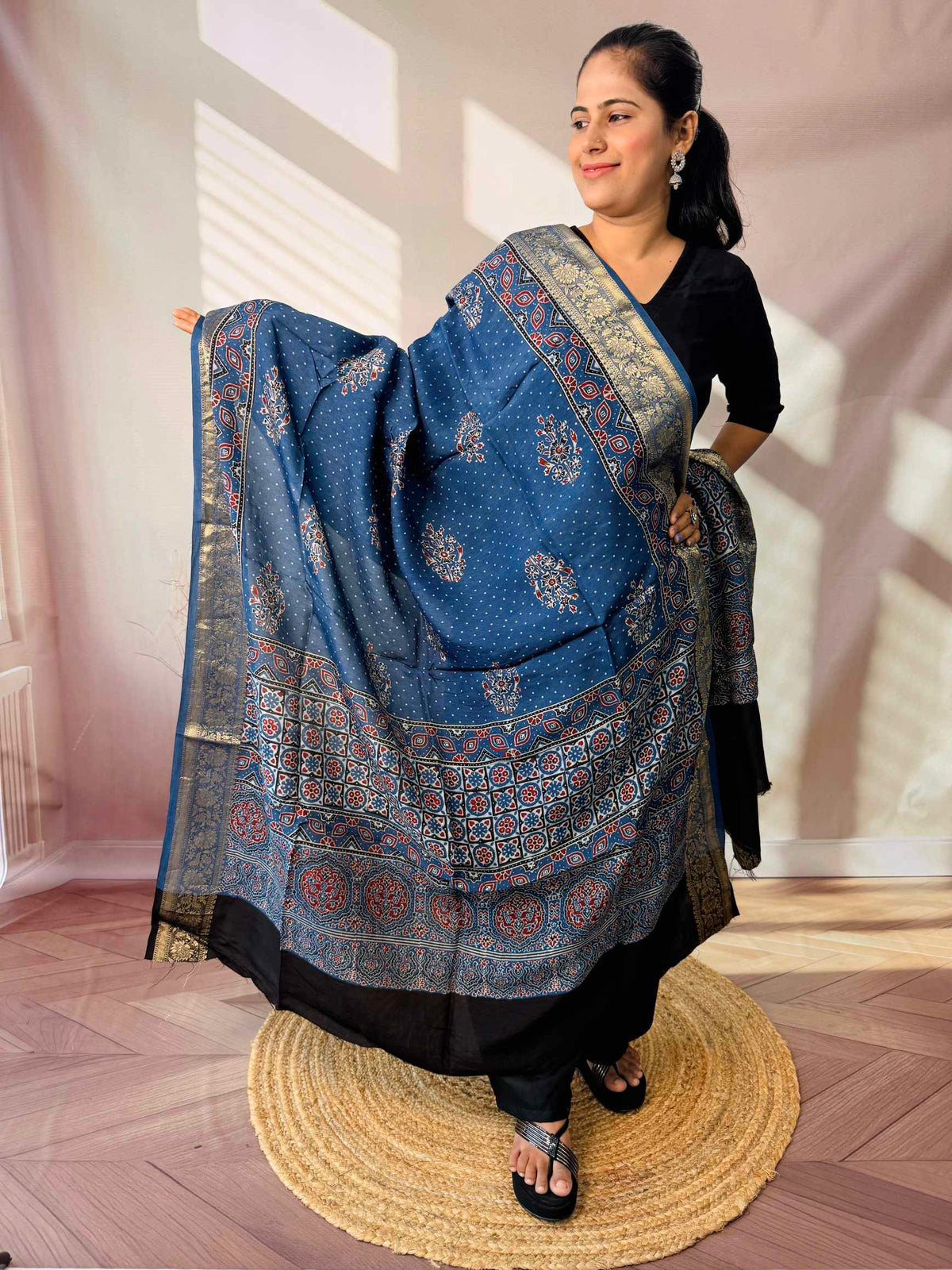Ajarakh Dola Jari Dupatta