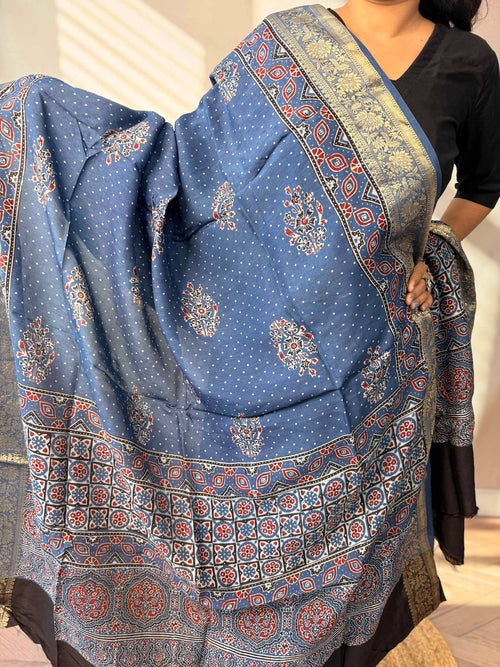 Ajarakh Dola Jari Dupatta