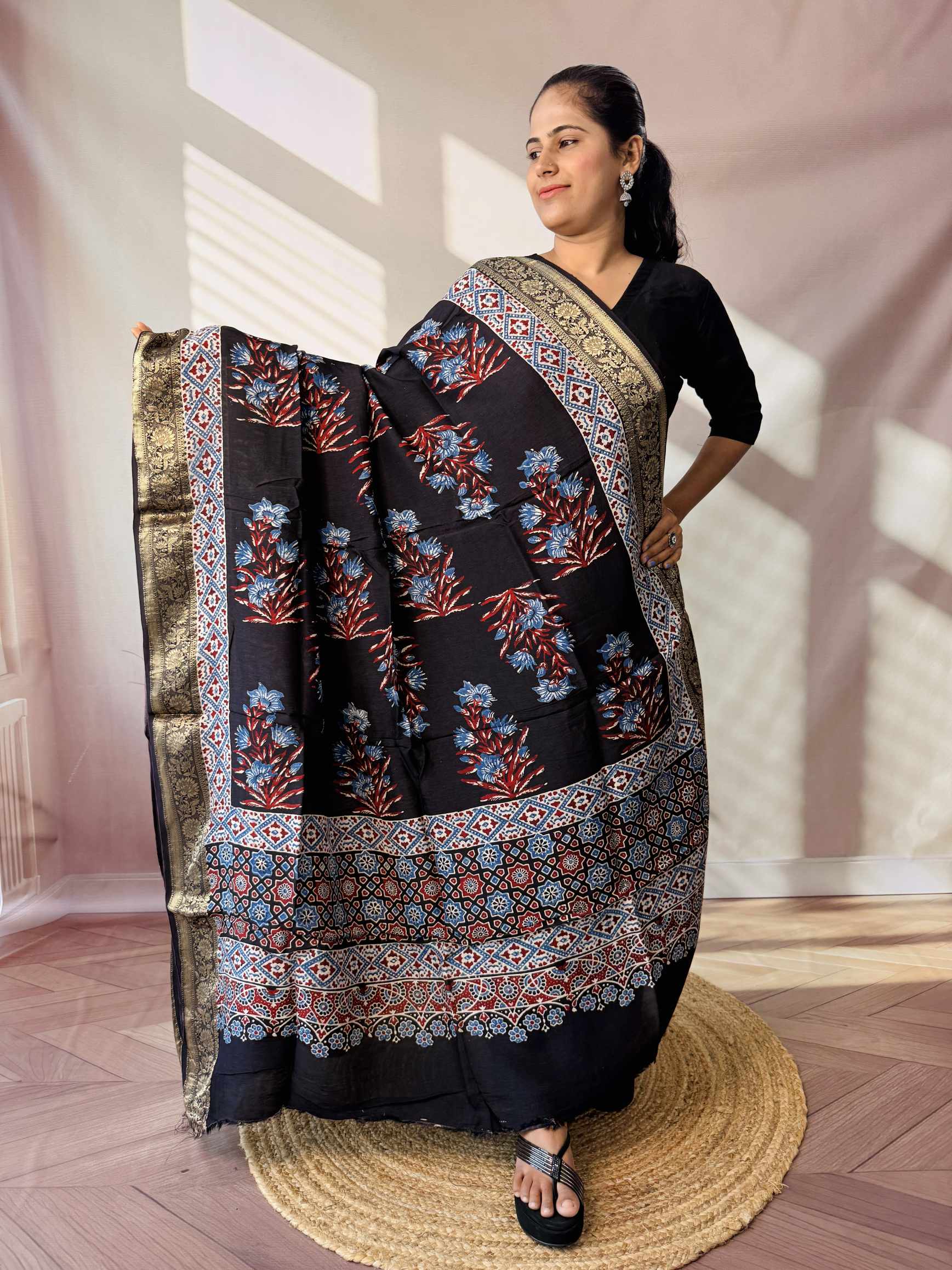 Ajarakh Dola Jari Dupatta