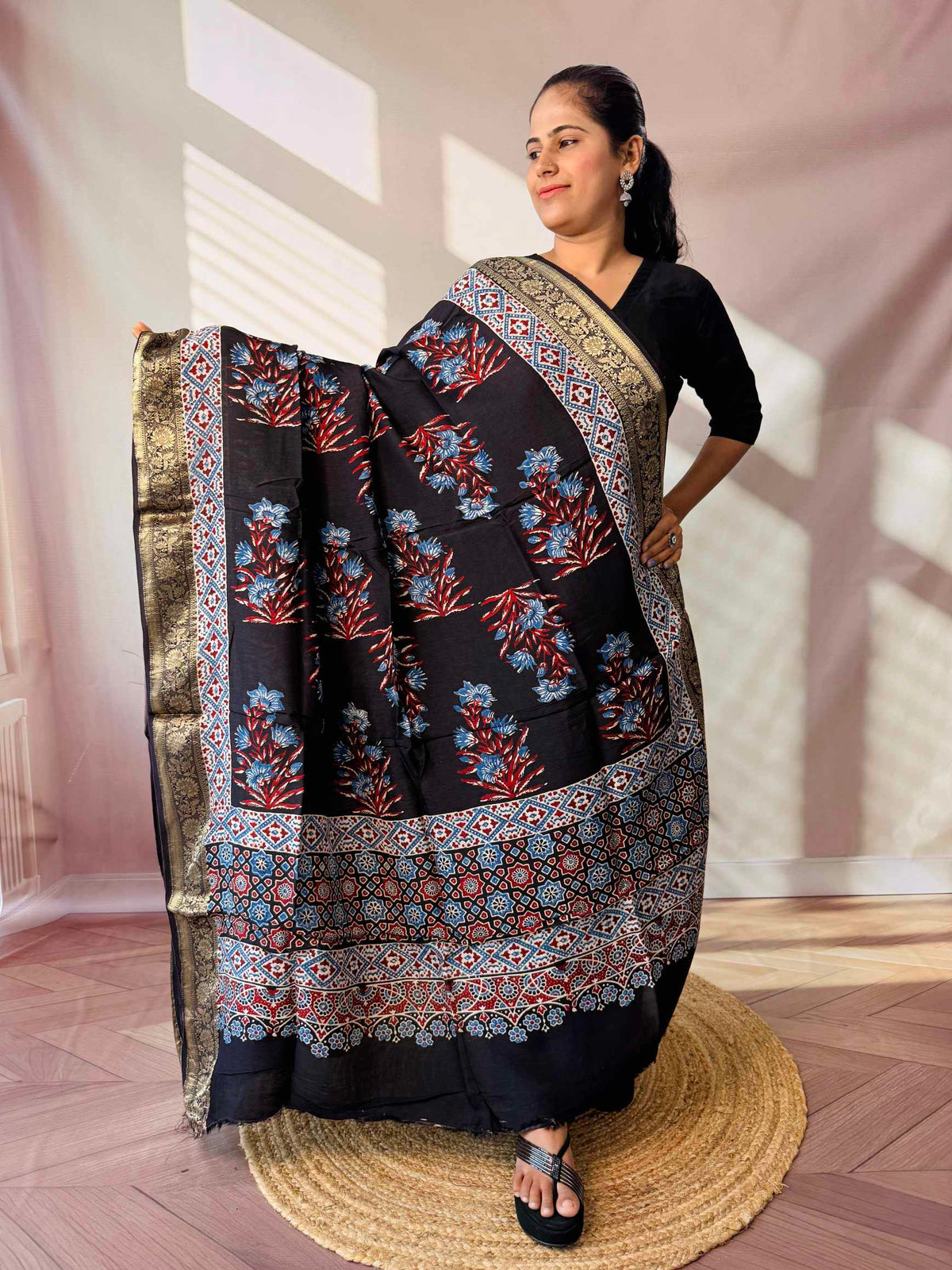 Ajarakh Dola Jari Dupatta