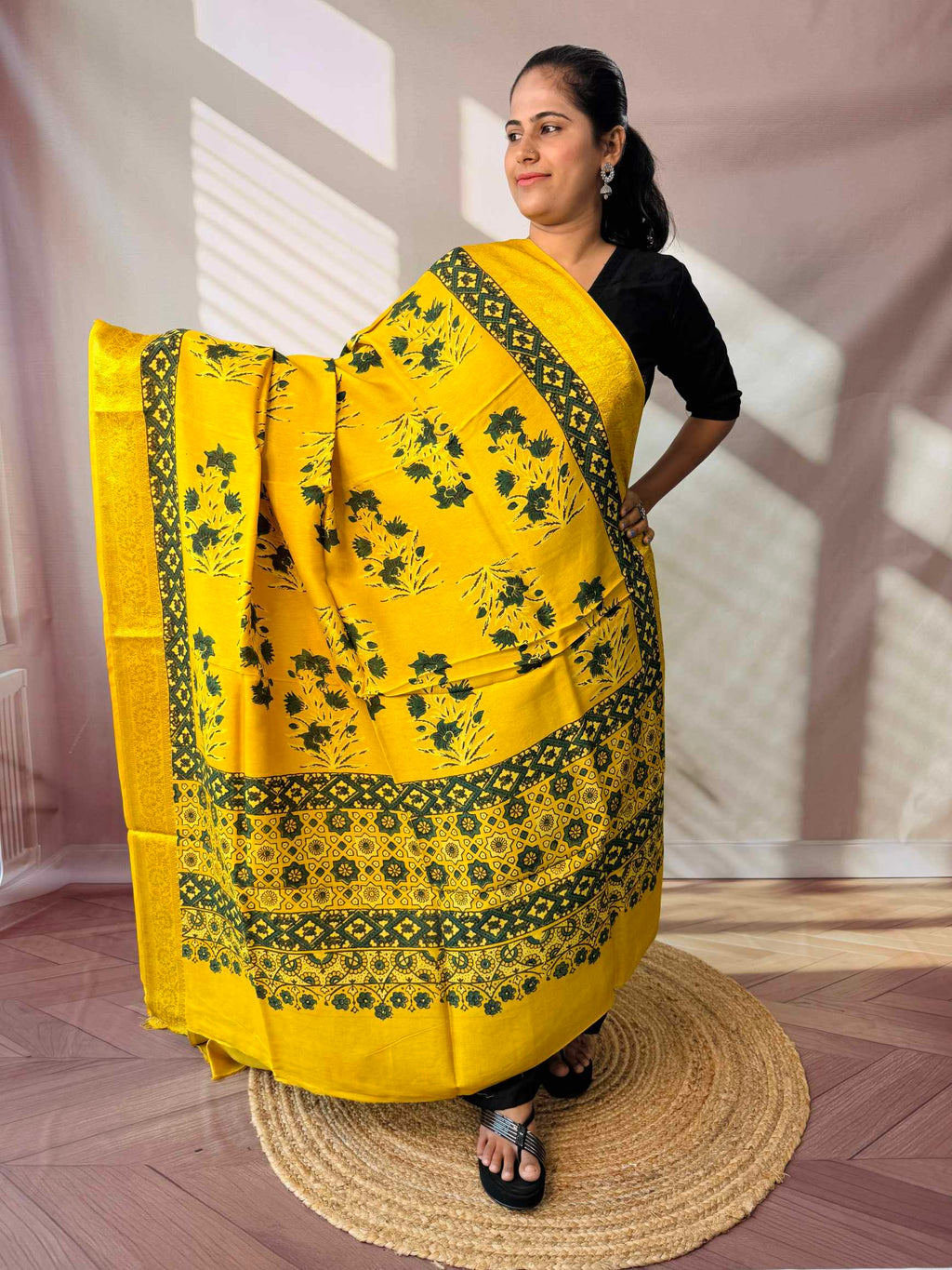 Ajarakh Dola Jari Dupatta