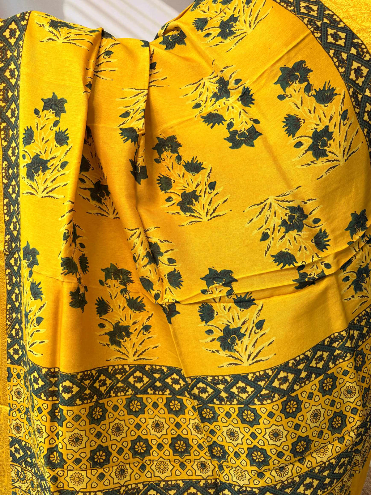 Ajarakh Dola Jari Dupatta