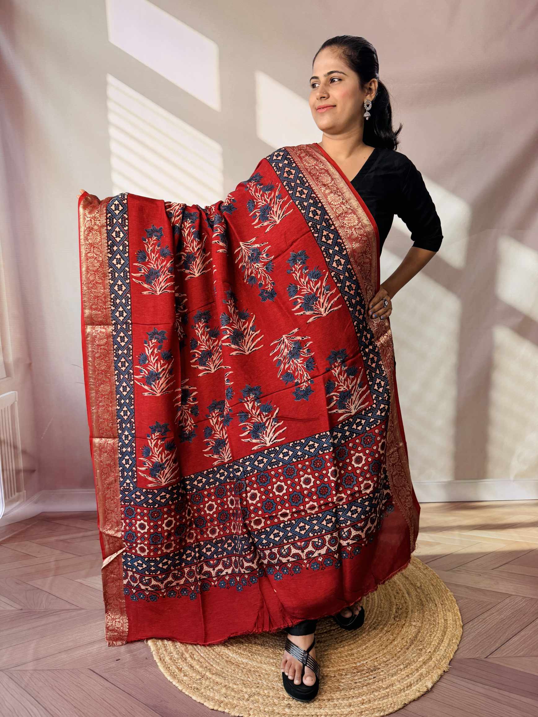 Ajarakh Dola Jari Dupatta