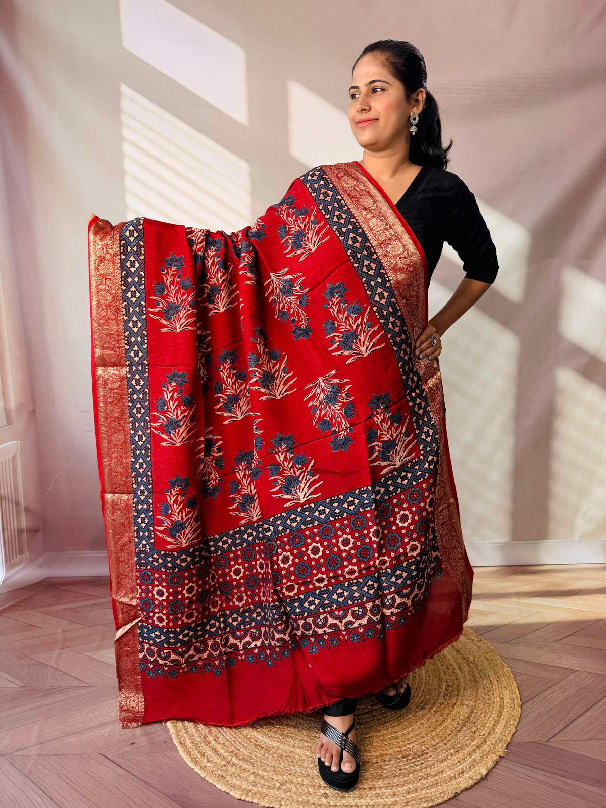 Ajarakh Dola Jari Dupatta