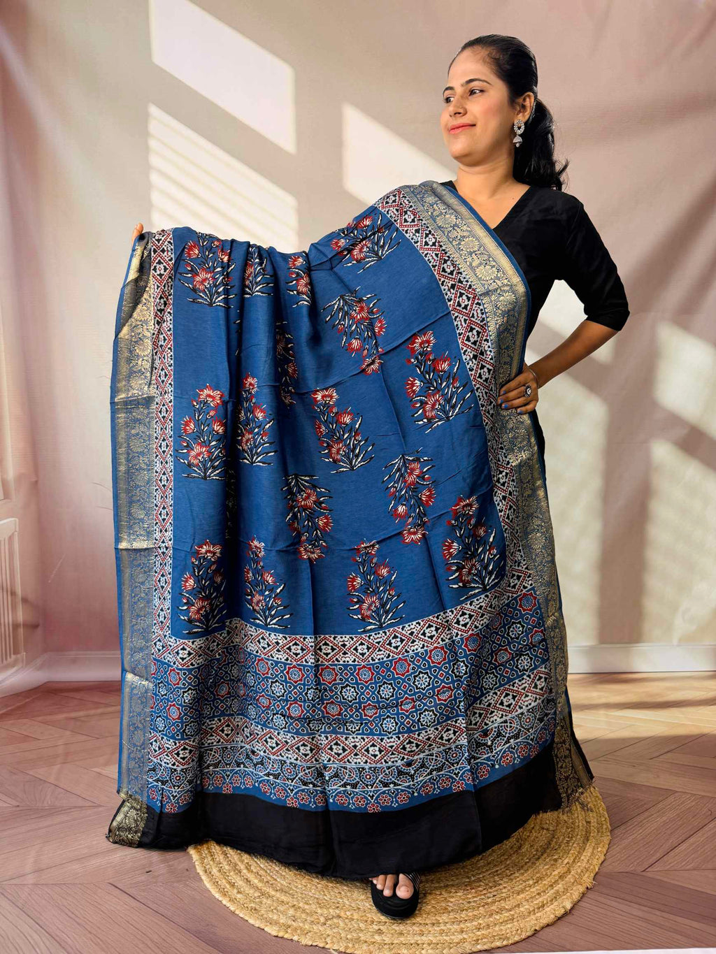Ajarakh Dola Jari Dupatta
