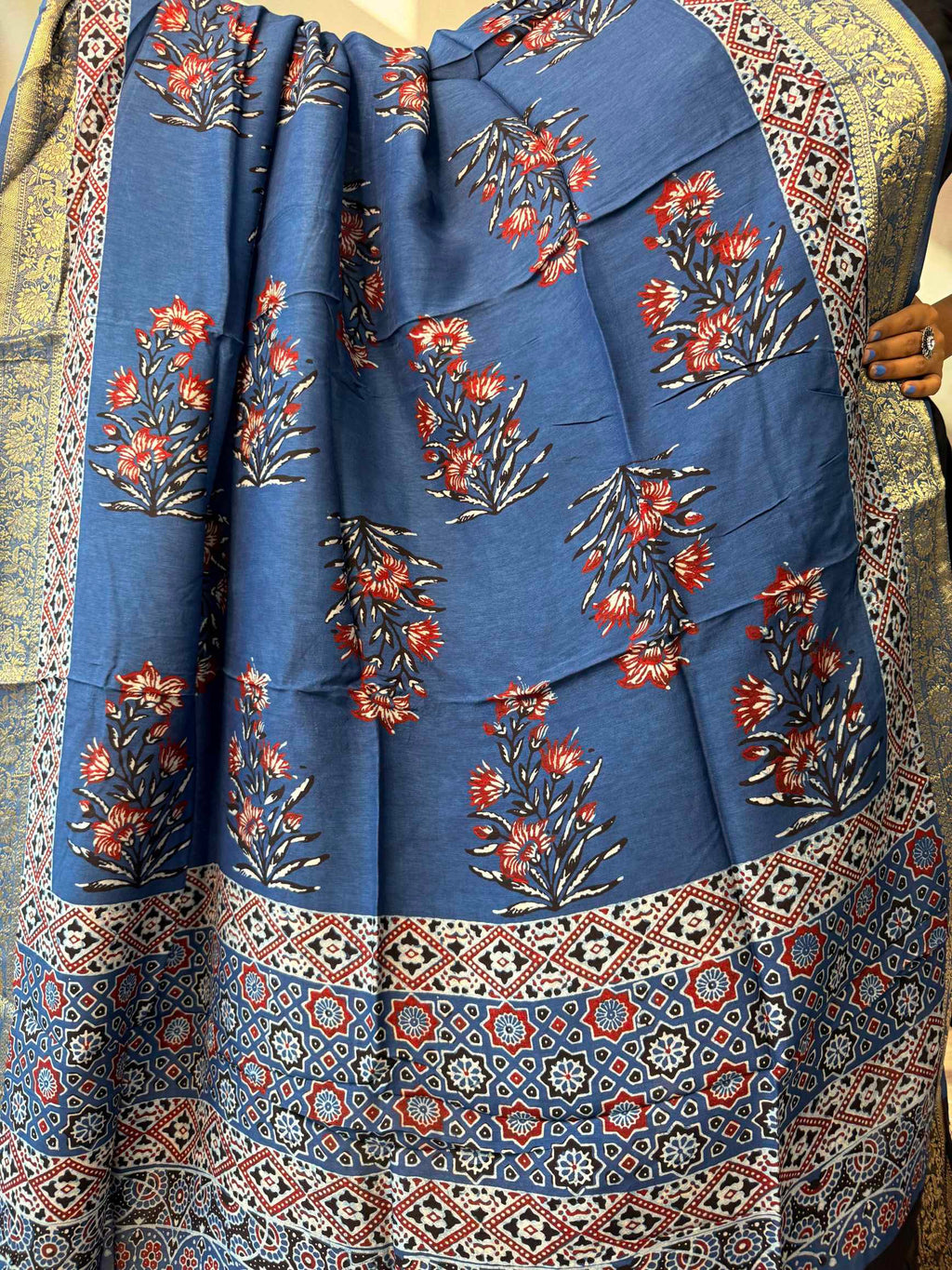 Ajarakh Dola Jari Dupatta