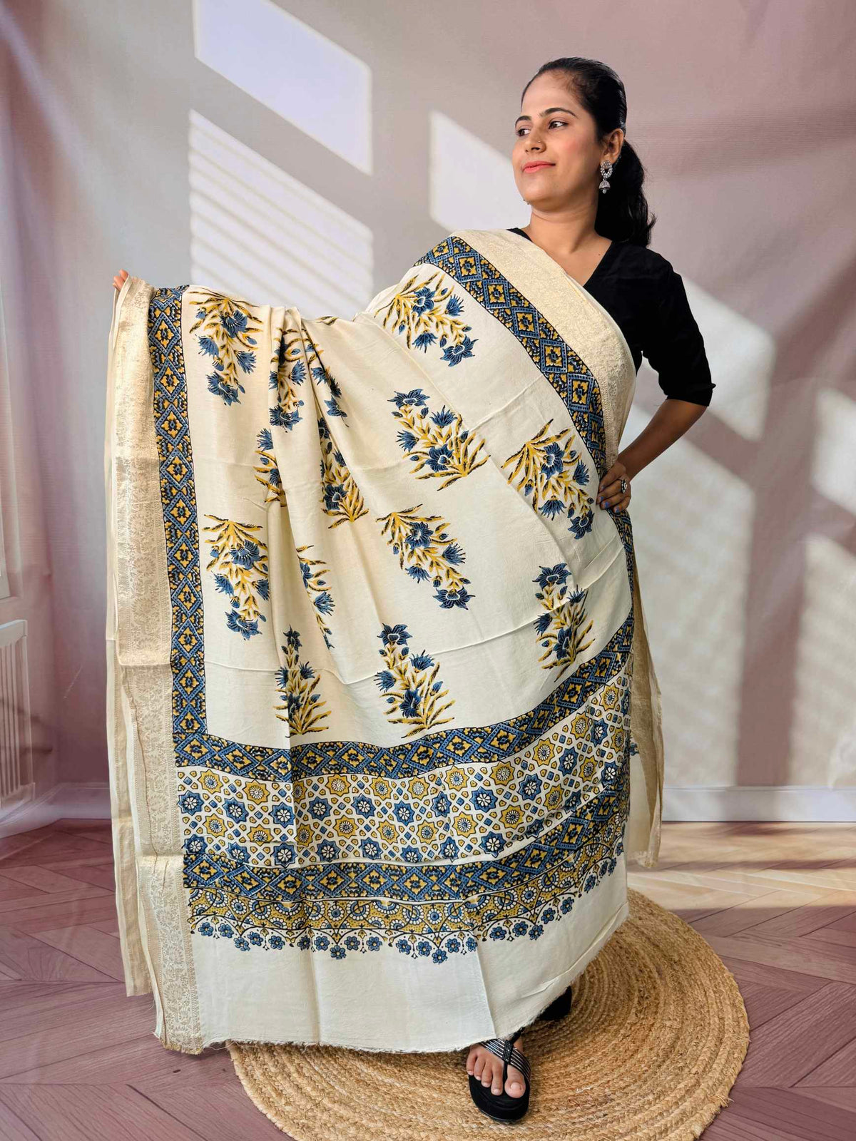 Ajarakh Dola Jari Dupatta