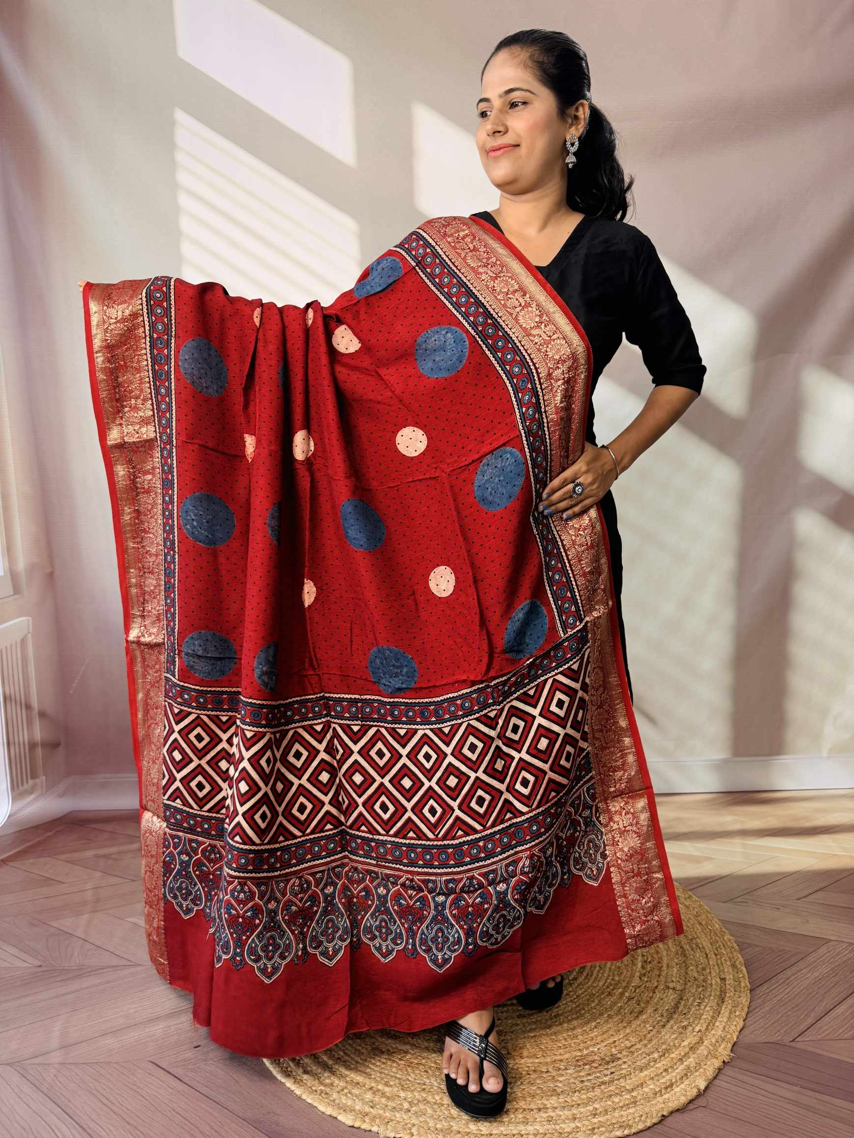 Ajarakh Dola Jari Dupatta