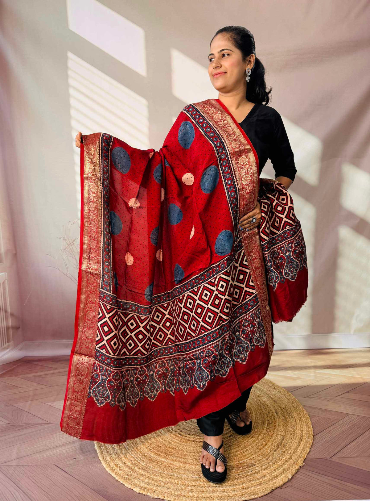 Ajarakh Dola Jari Dupatta