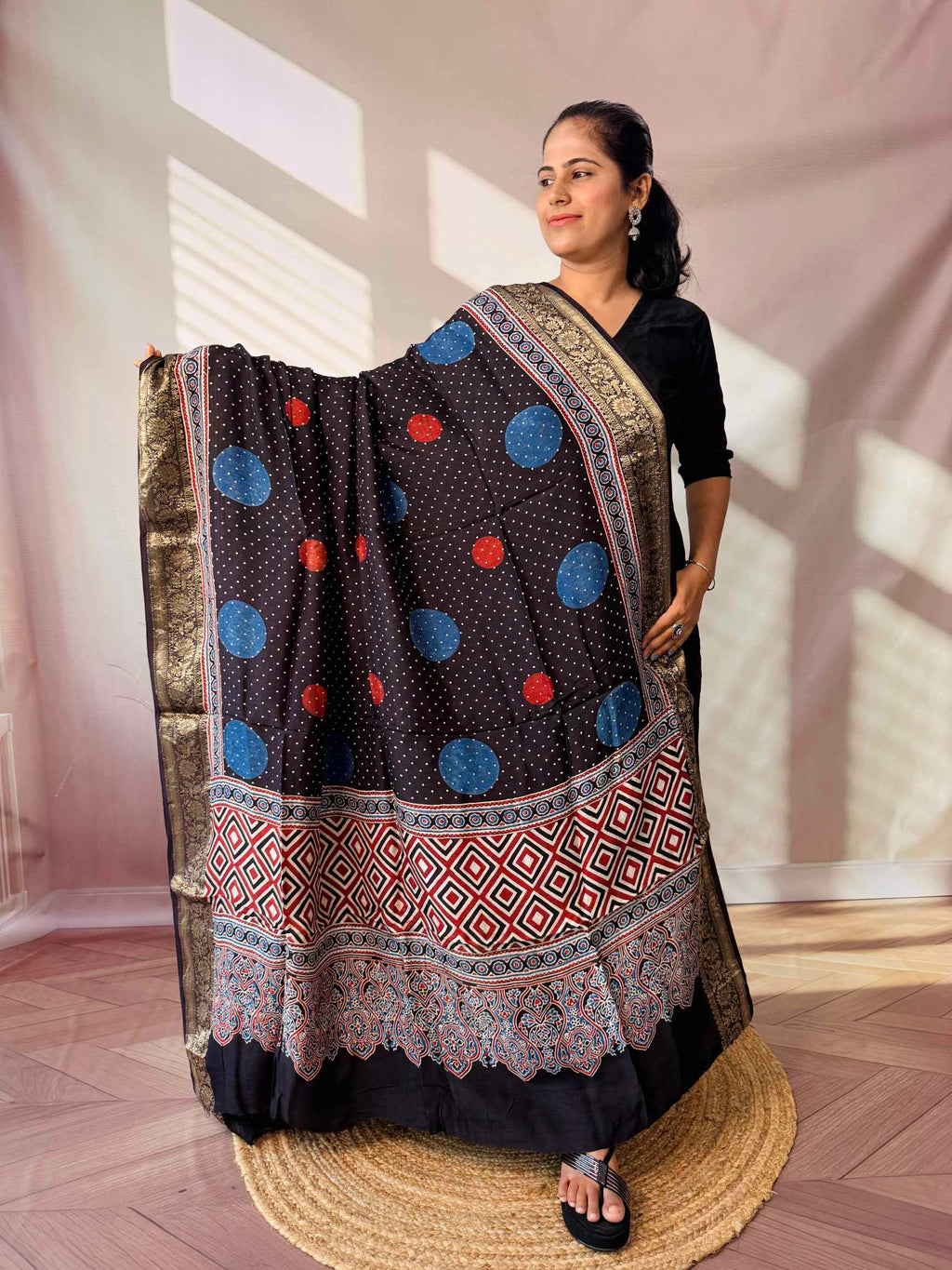 Ajarakh Dola Jari Dupatta