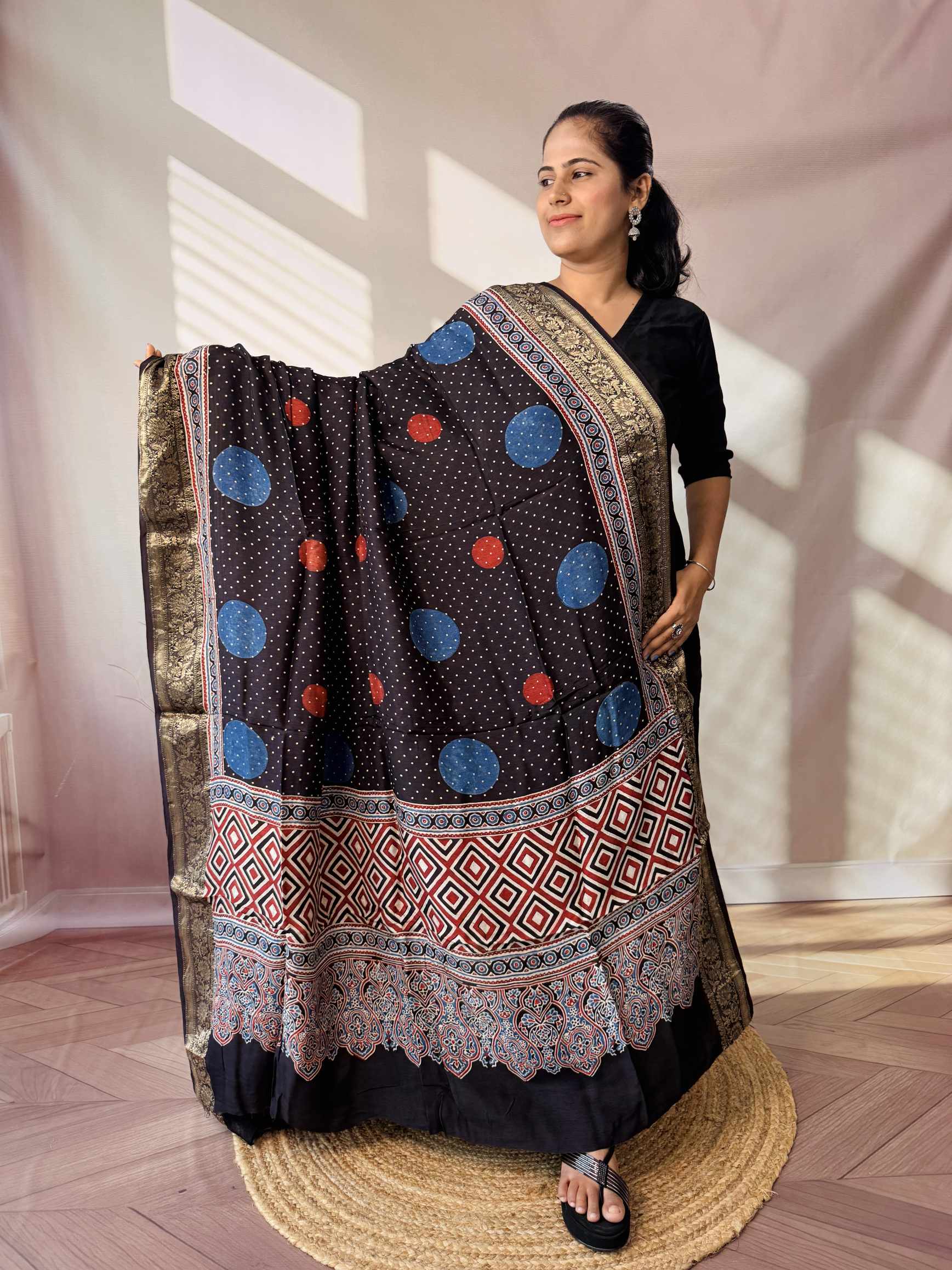Ajarakh Dola Jari Dupatta