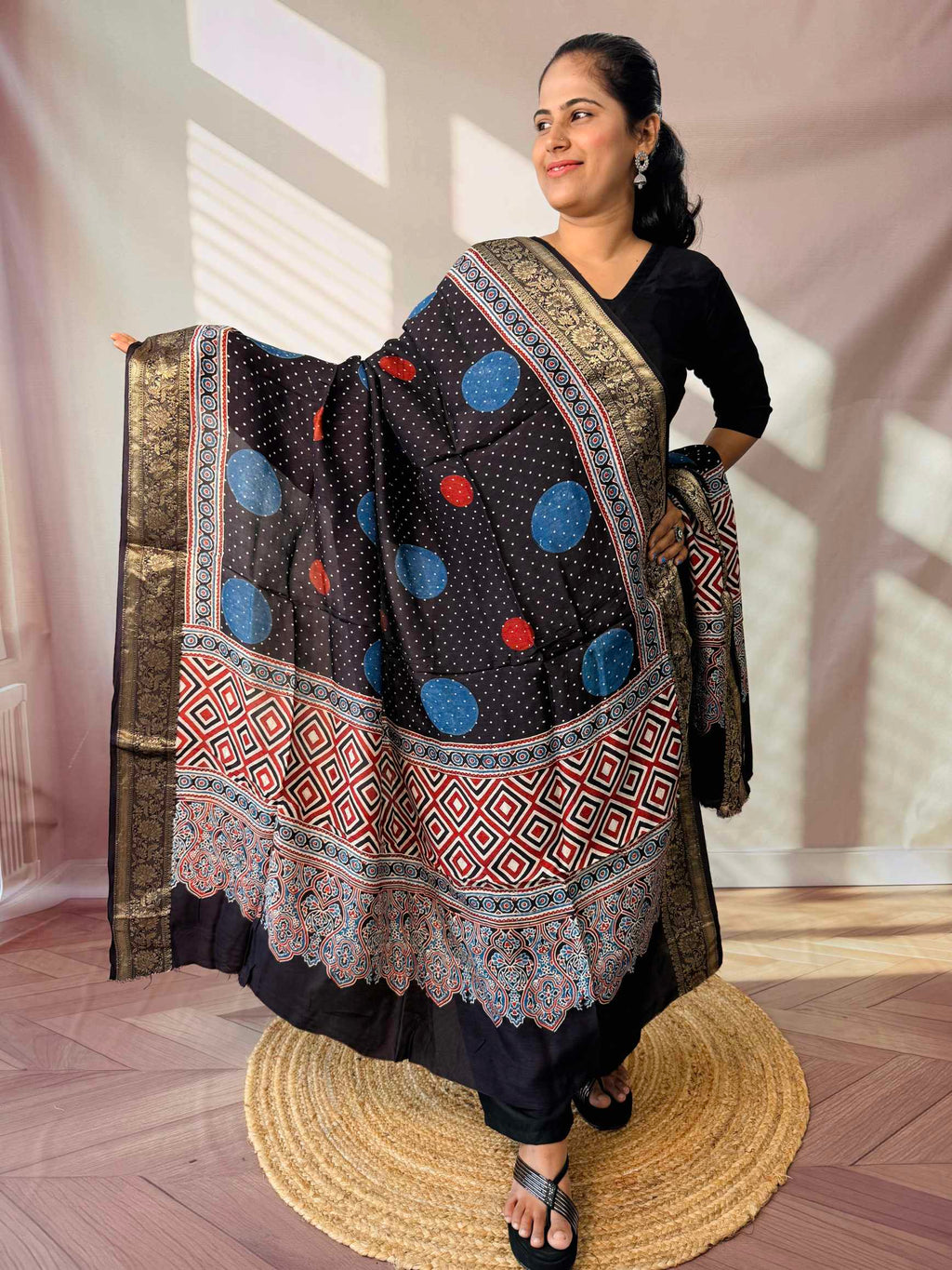 Ajarakh Dola Jari Dupatta