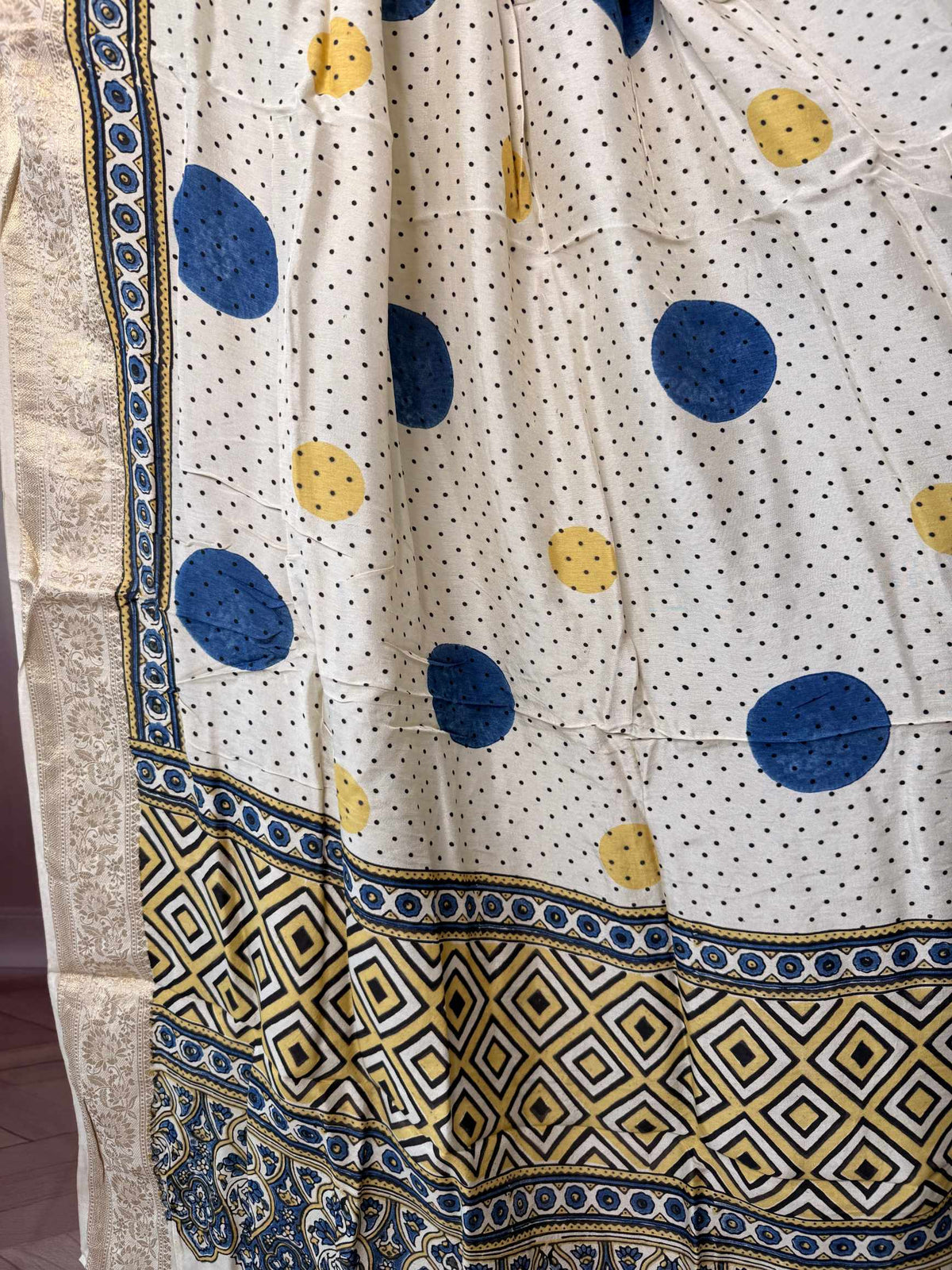 Ajarakh Dola Jari Dupatta