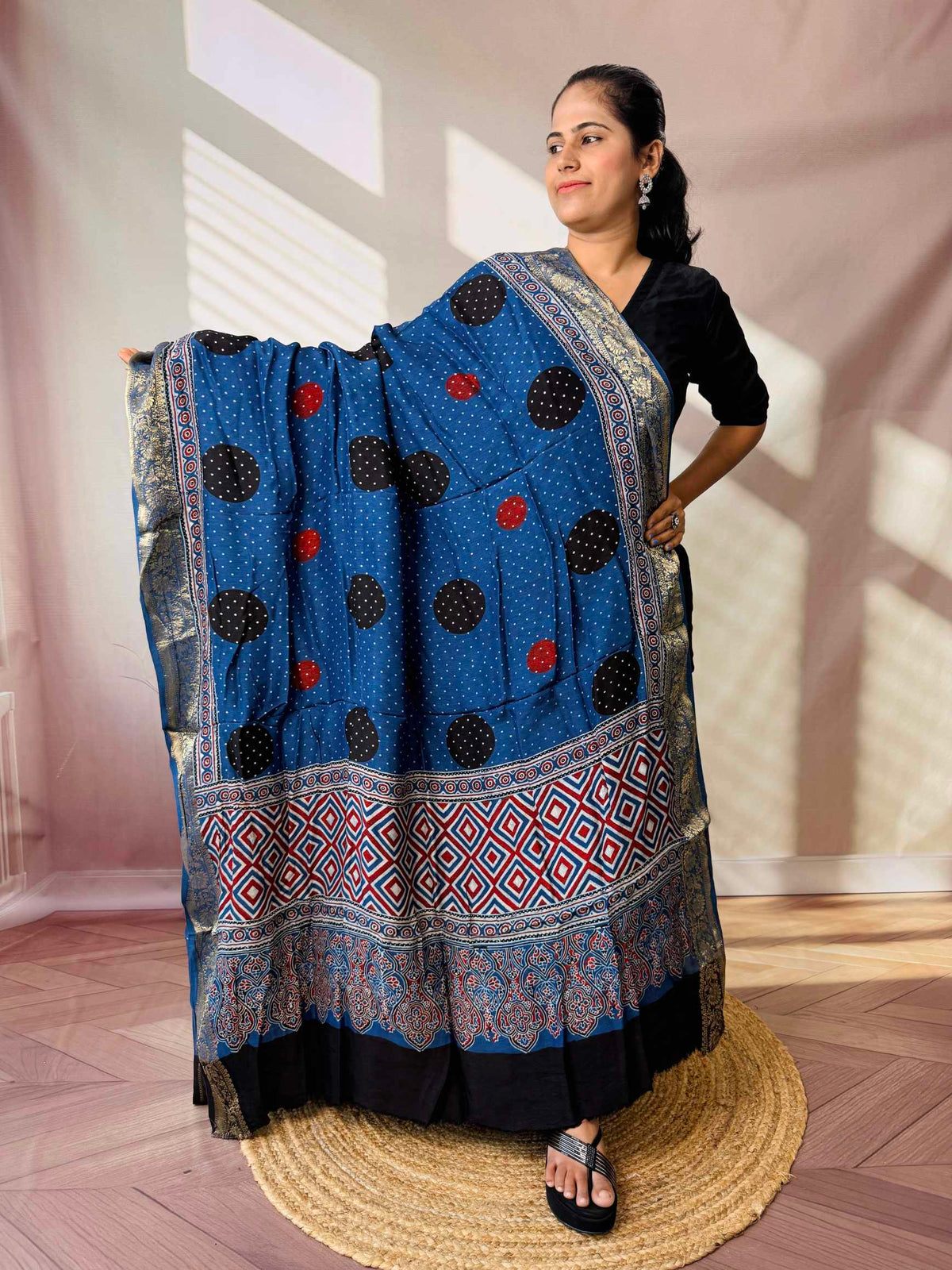 Ajarakh Dola Jari Dupatta