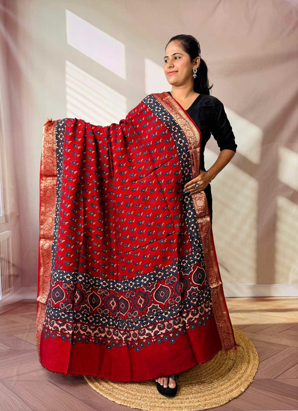Ajarakh Dola Jari Dupatta