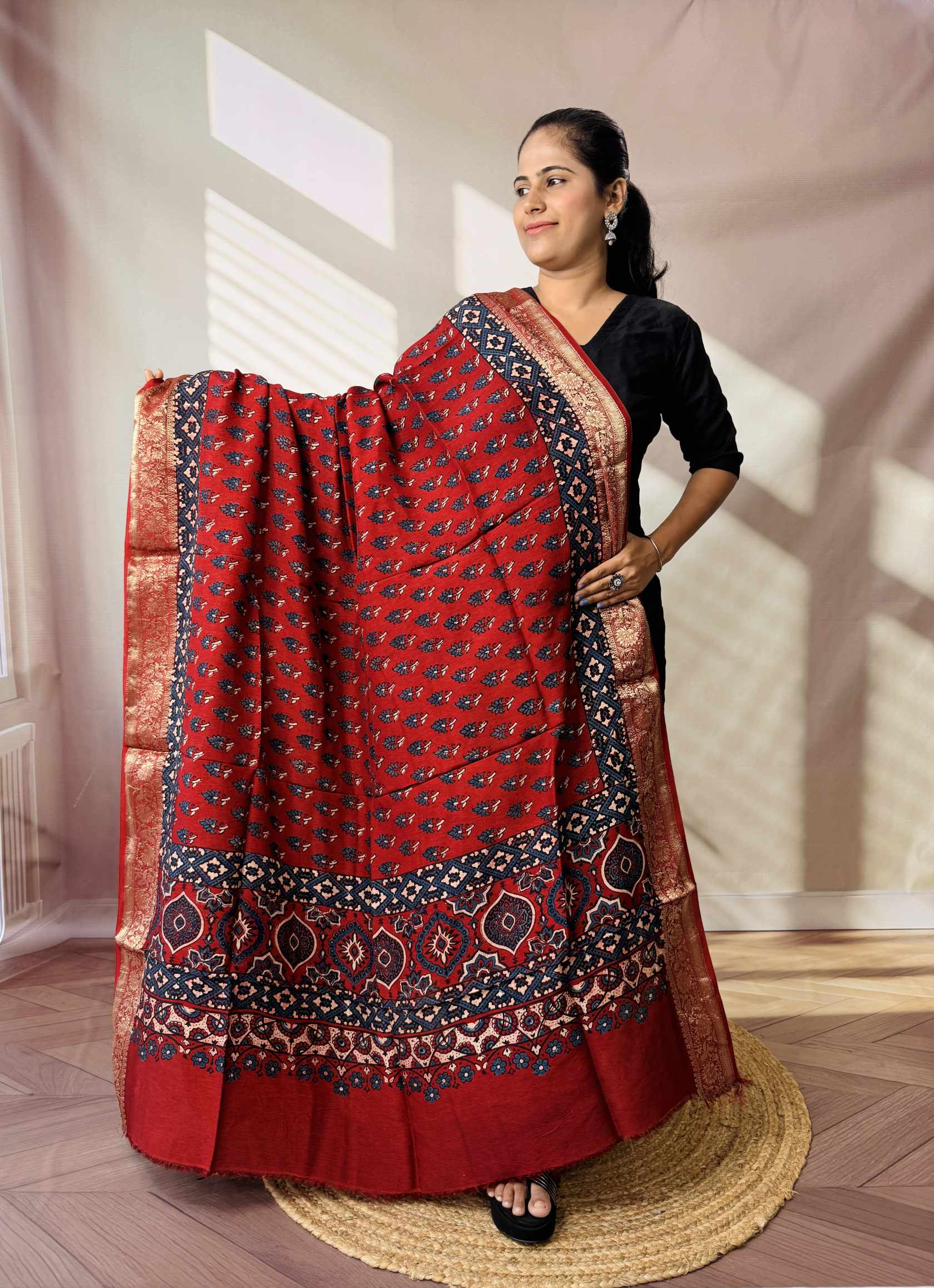 Ajarakh Dola Jari Dupatta