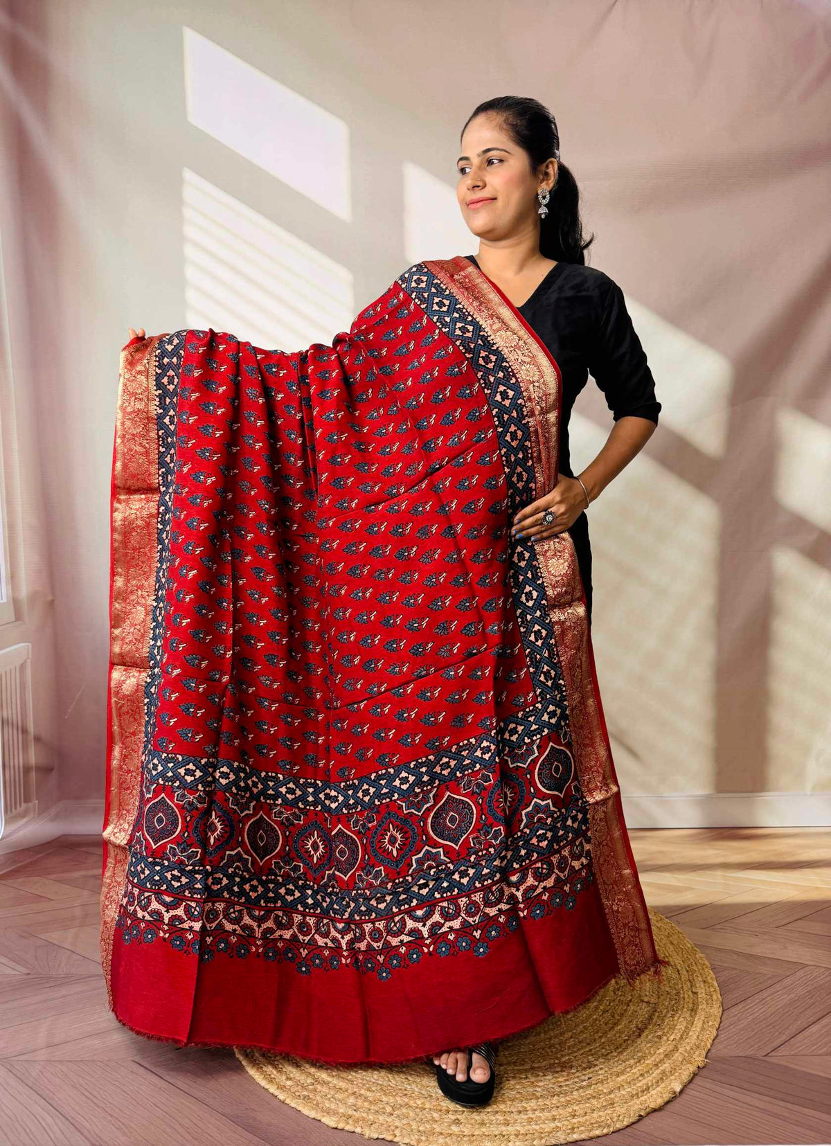 Ajarakh Dola Jari Dupatta