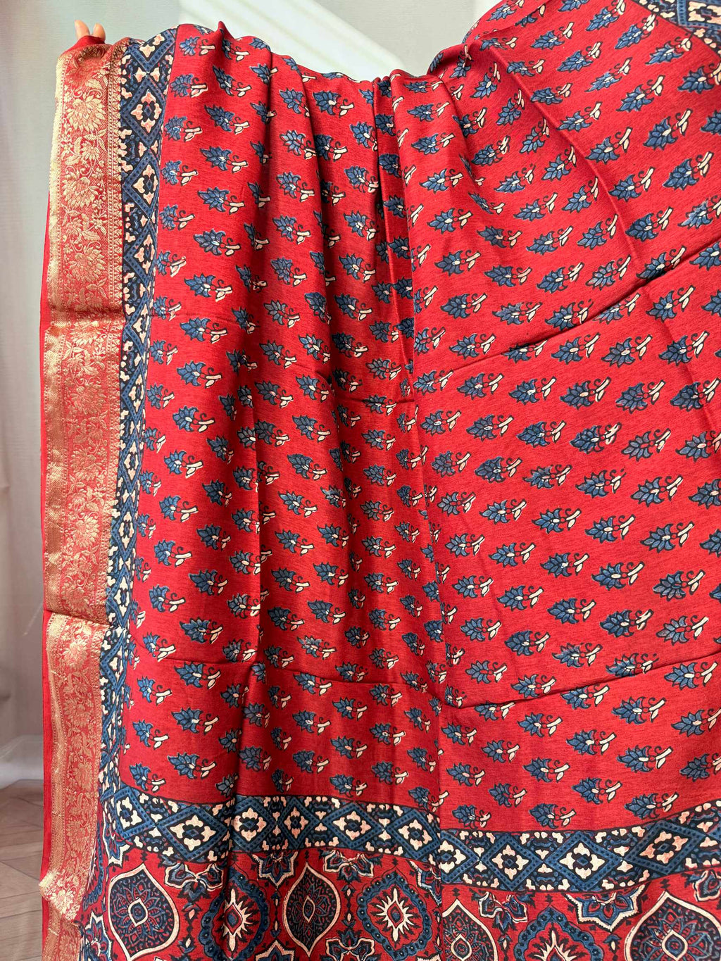 Ajarakh Dola Jari Dupatta