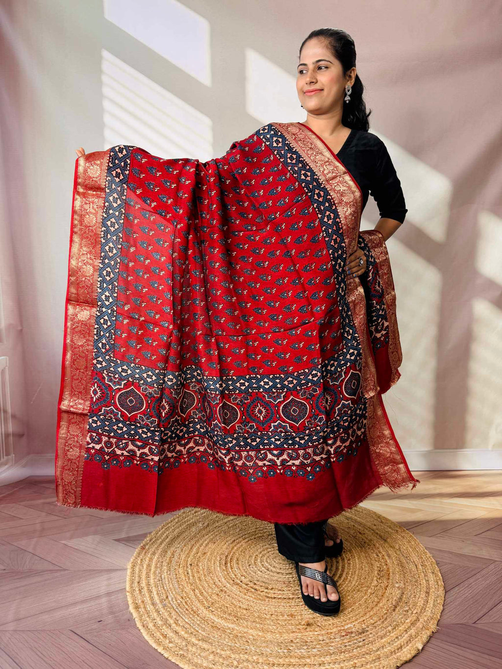 Ajarakh Dola Jari Dupatta