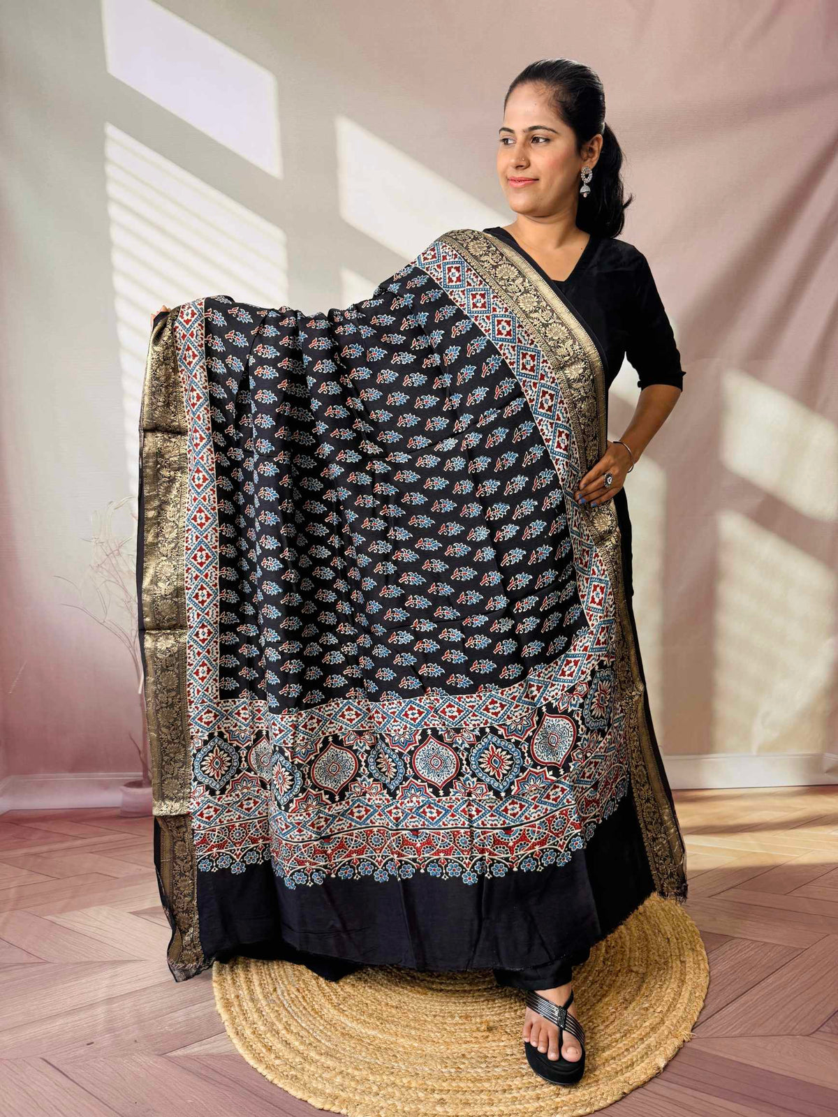 Ajarakh Dola Jari Dupatta
