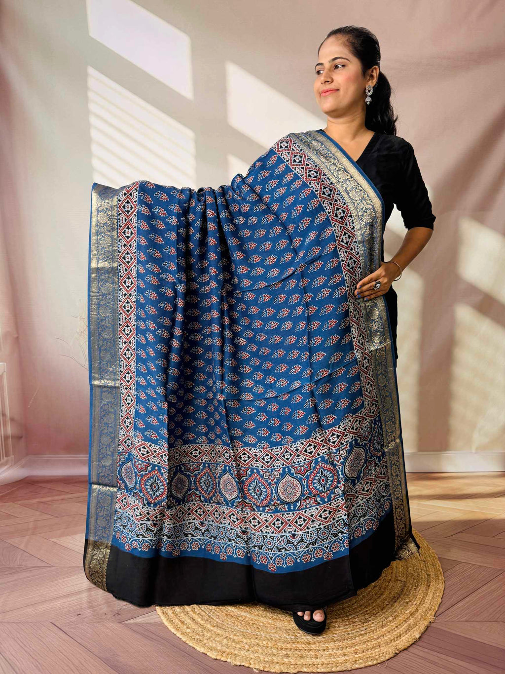 Ajarakh Dola Jari Dupatta