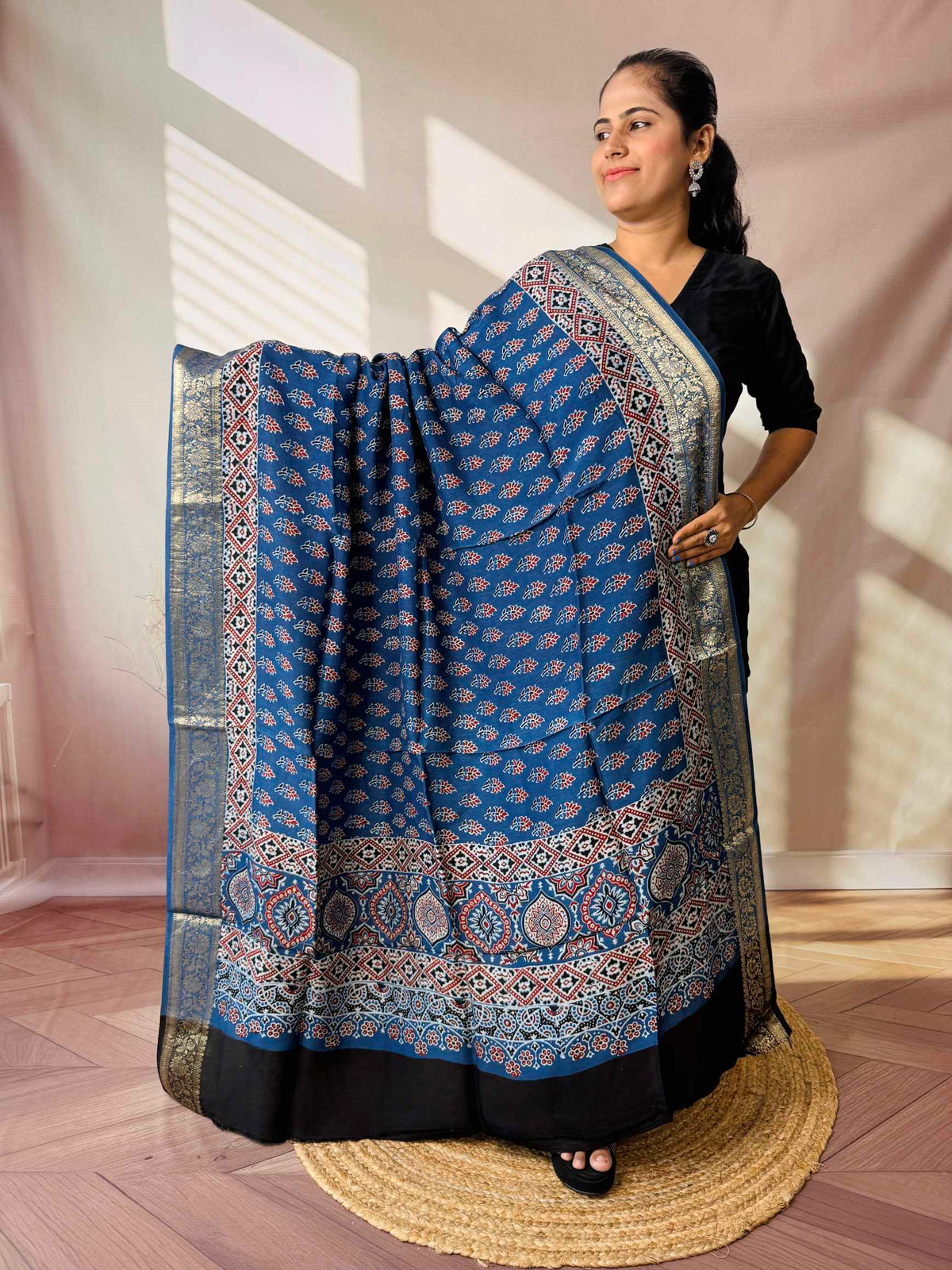 Ajarakh Dola Jari Dupatta