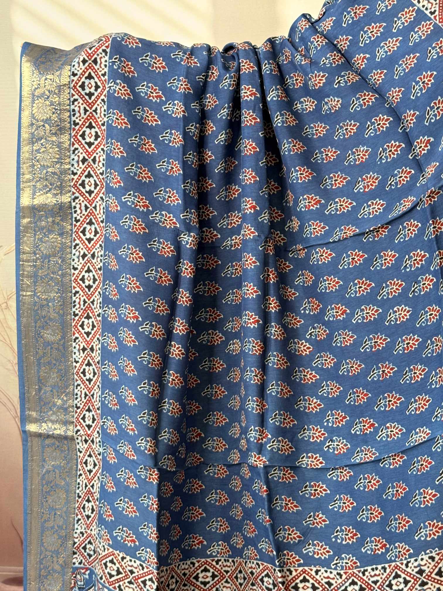 Ajarakh Dola Jari Dupatta