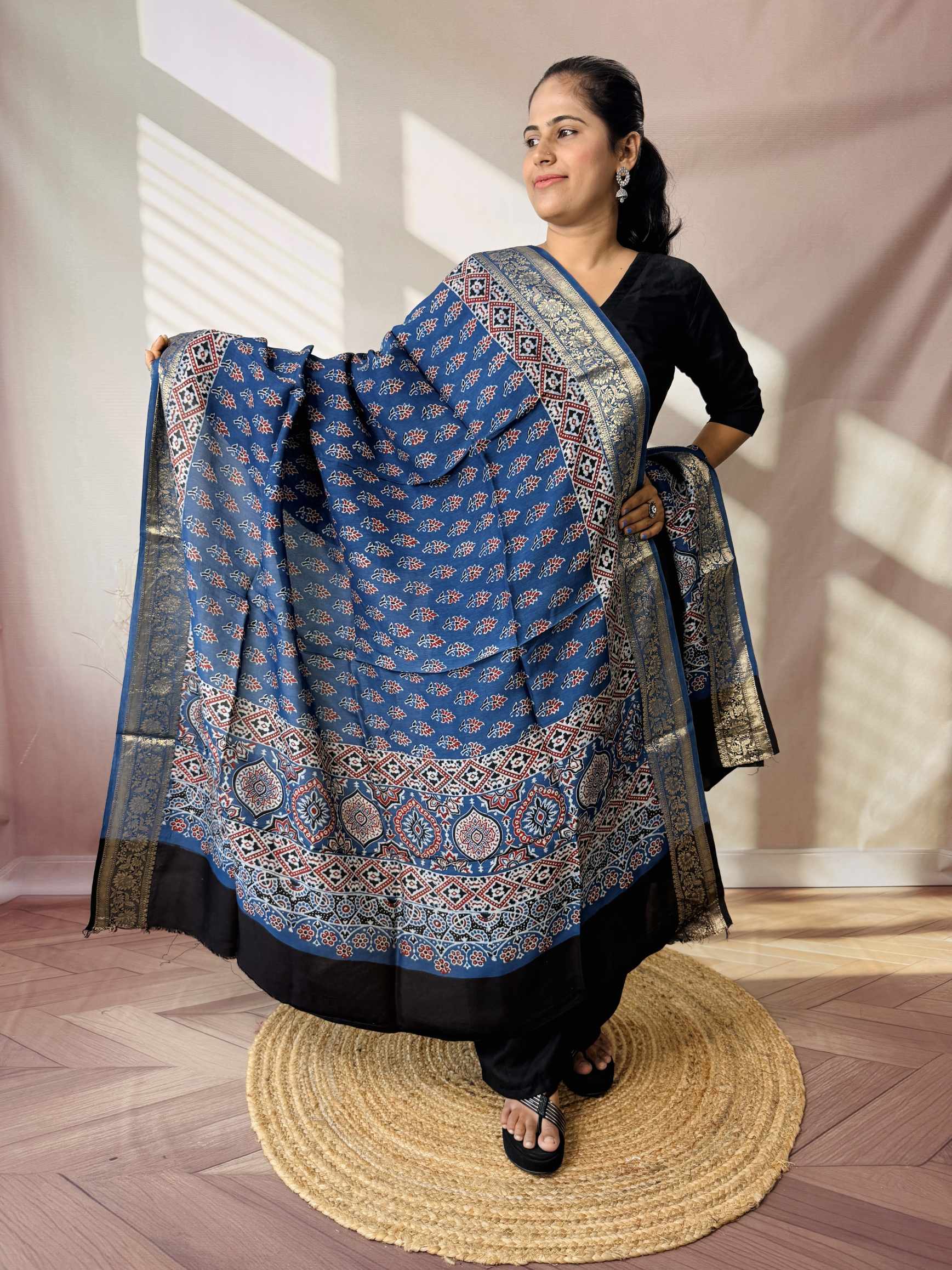 Ajarakh Dola Jari Dupatta